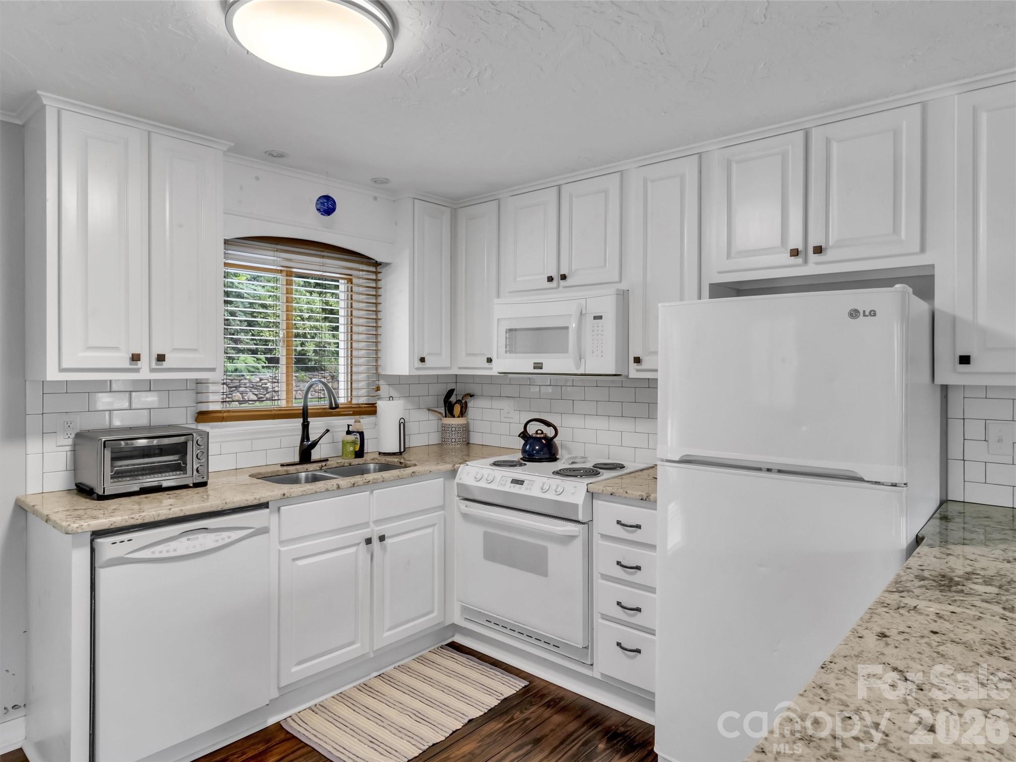 87 Glenview Road Property Photo 10