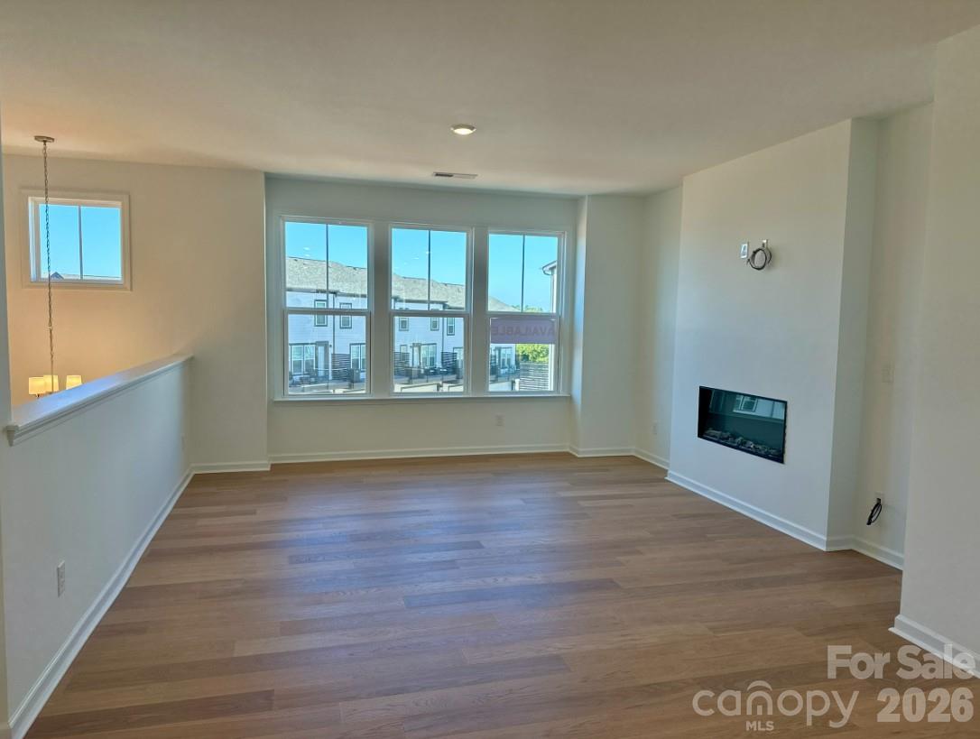 2133 Hawksworth Lane Property Photo 3