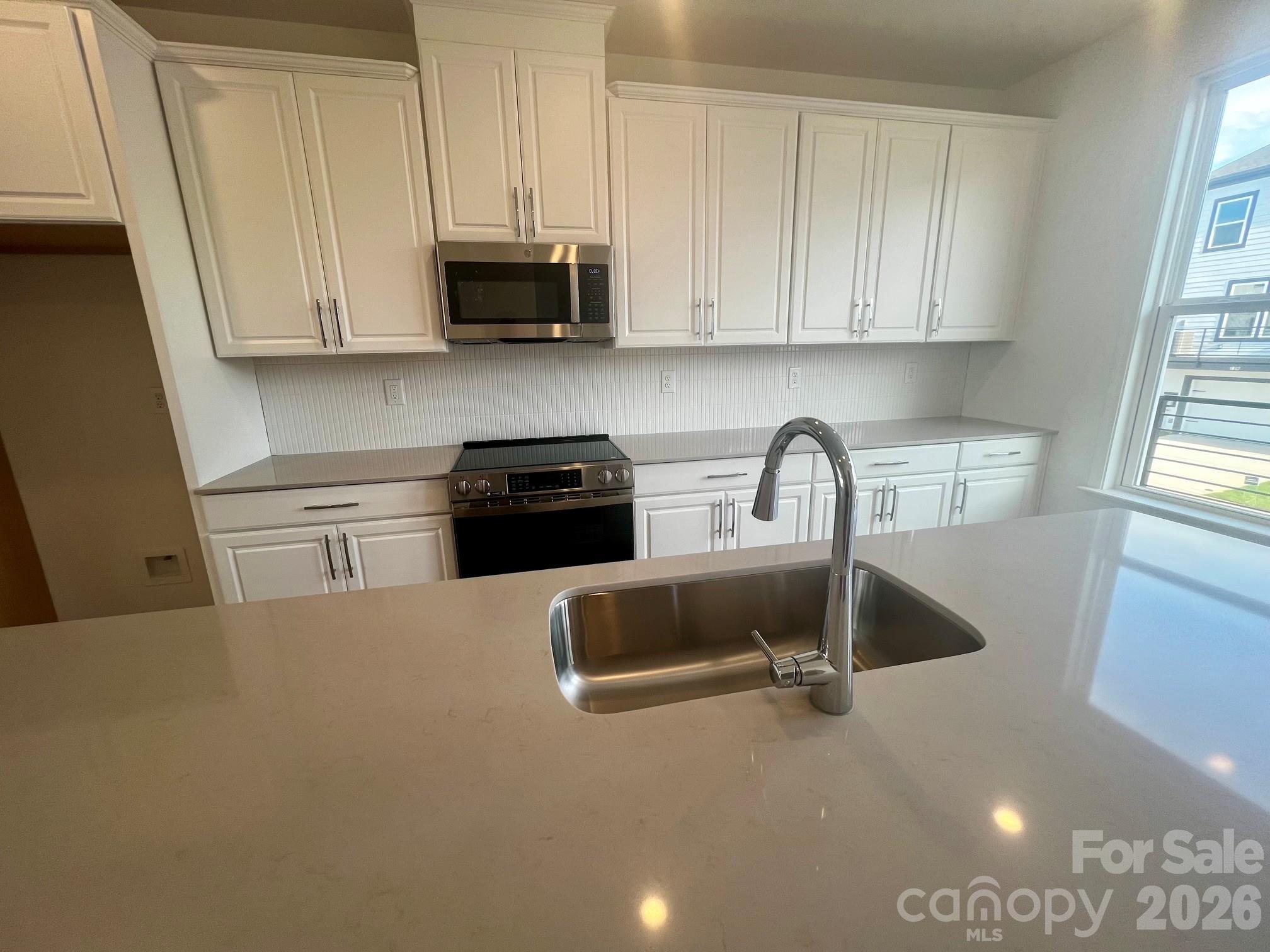2133 Hawksworth Lane Property Photo 6