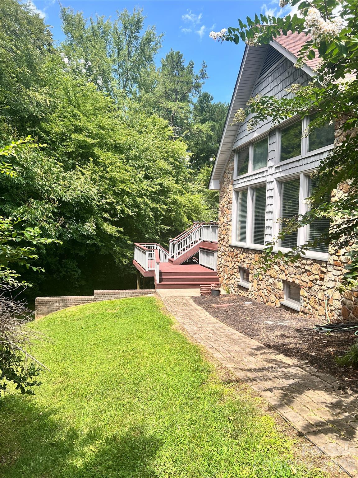 101 Forest Cliff Court Property Photo 1