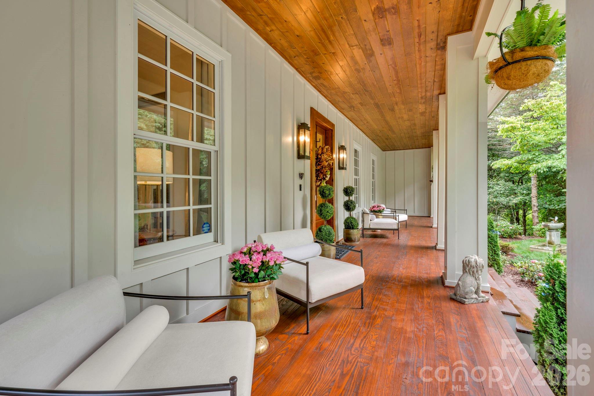 368 Green Hill Woods Property Photo 8