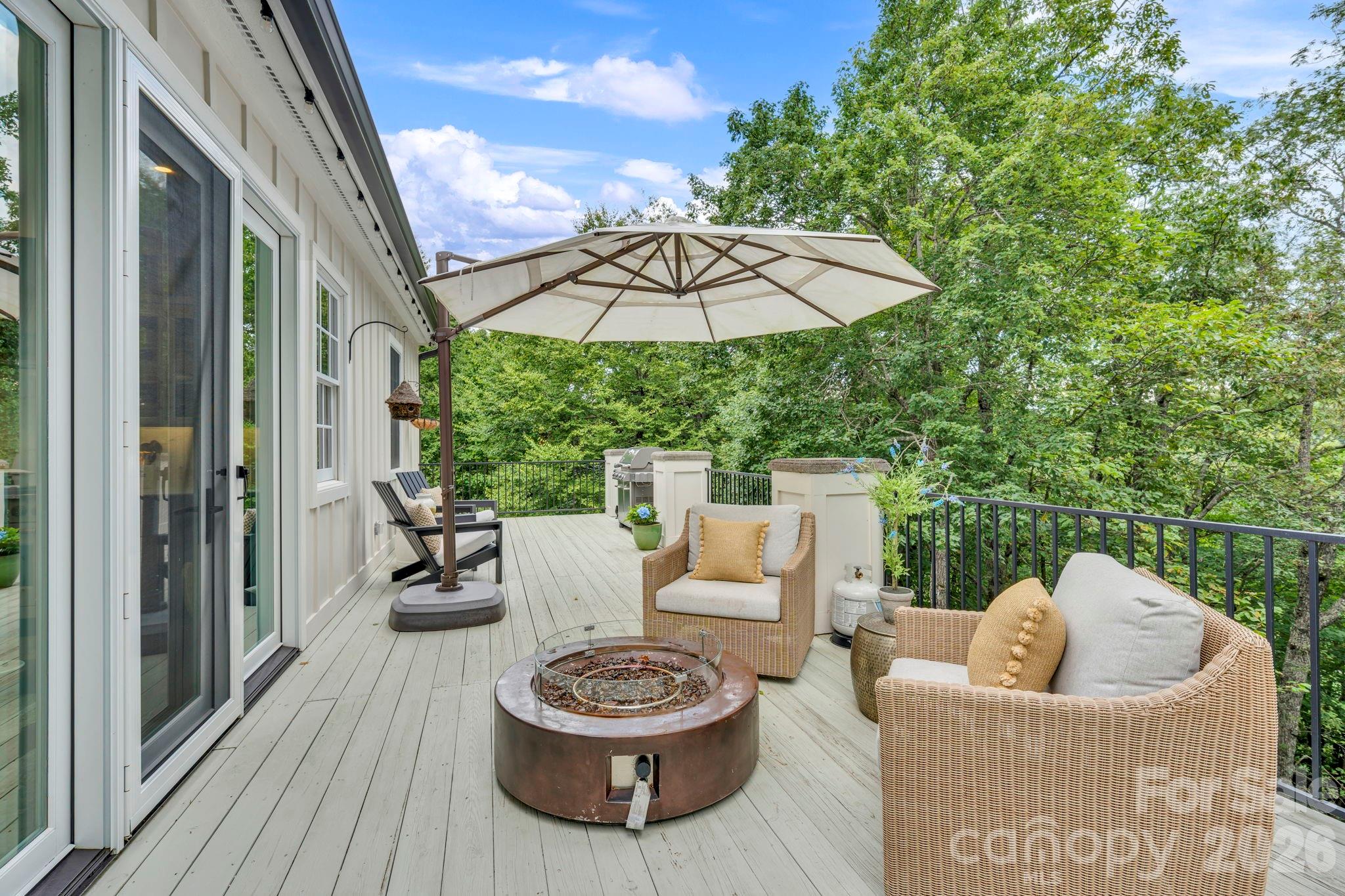 368 Green Hill Woods Property Photo 20