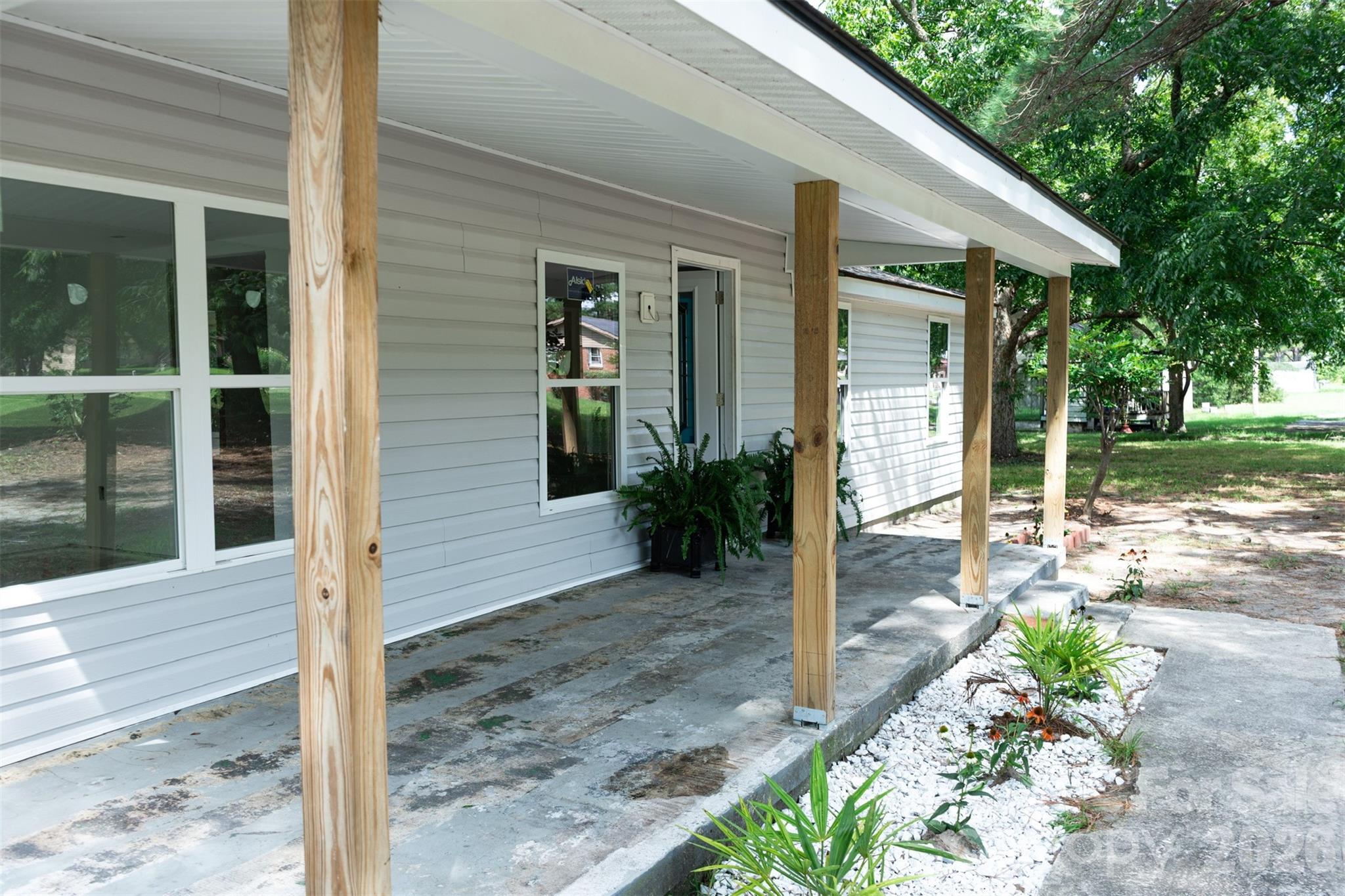 3105 Evelyn Circle Property Photo 3