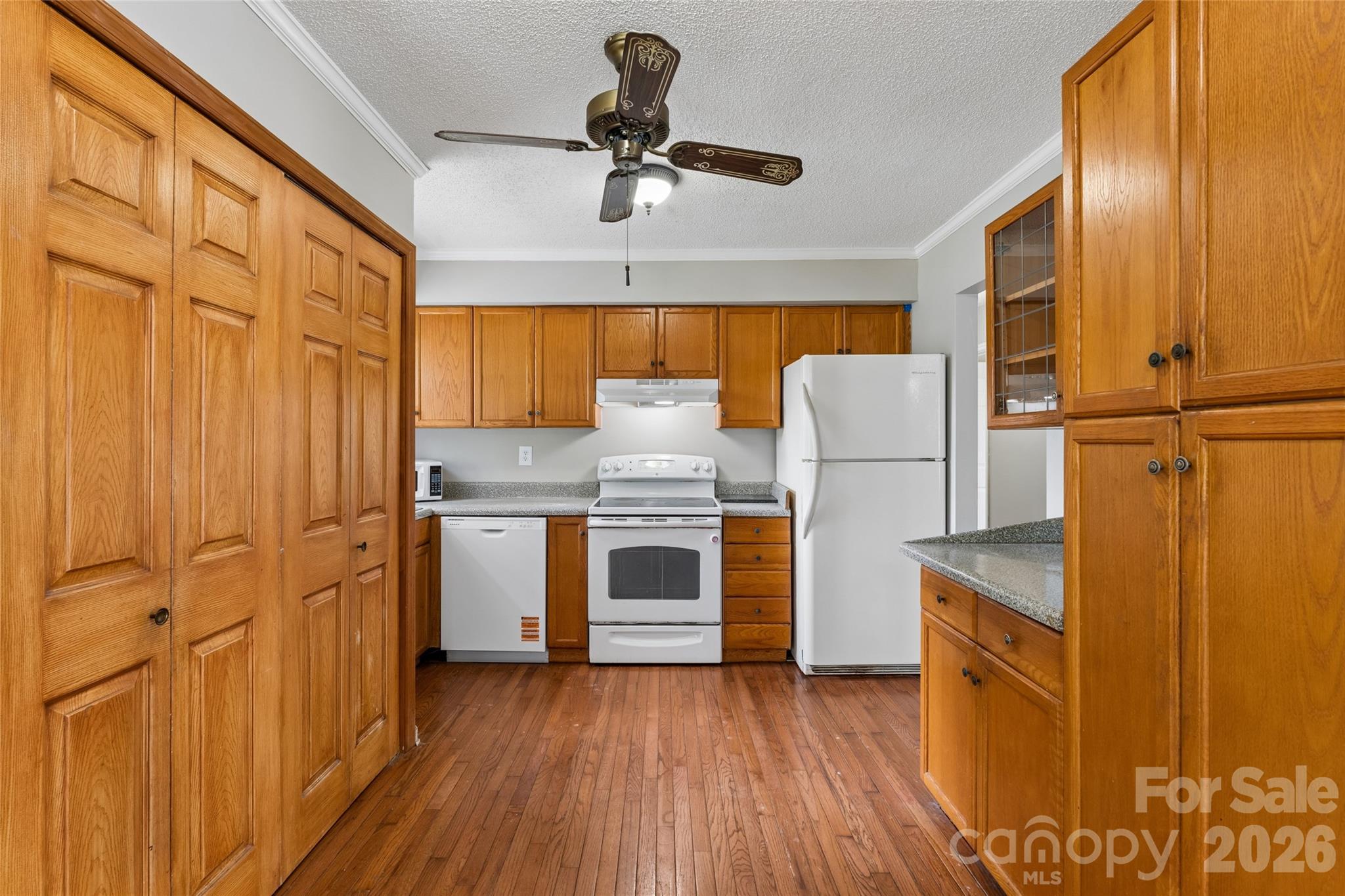 550 Englewood Street Property Photo 9