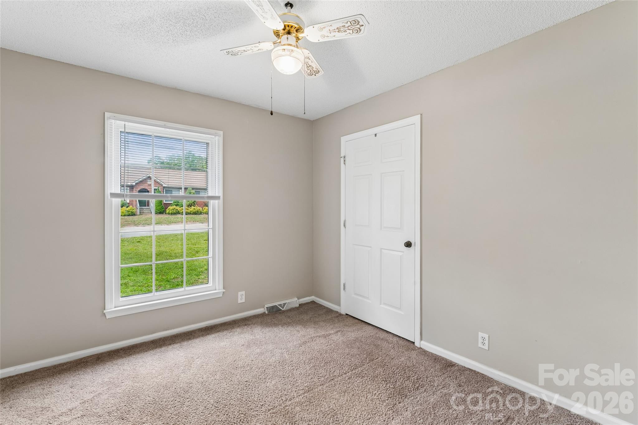 550 Englewood Street Property Photo 15