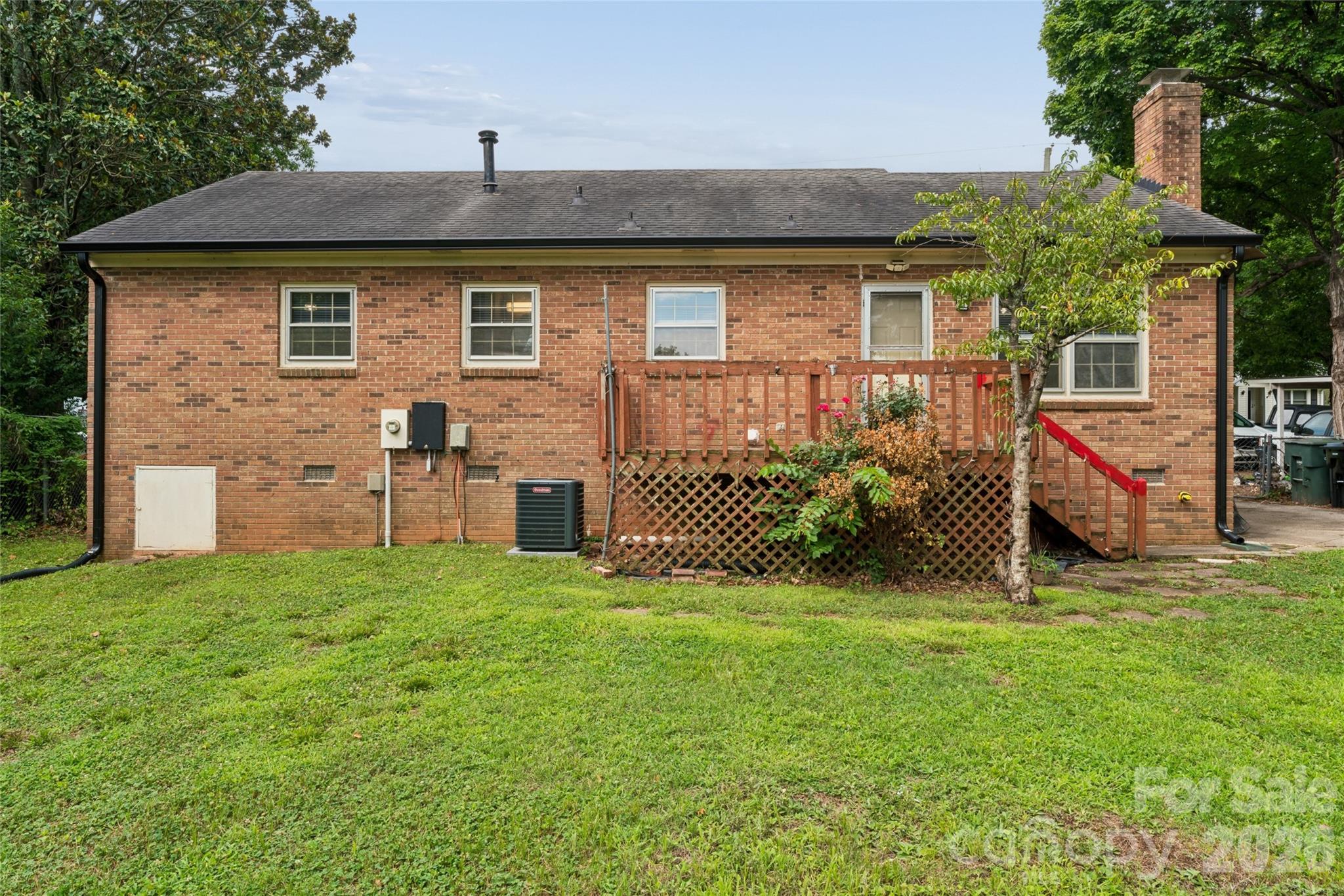 550 Englewood Street Property Photo 26