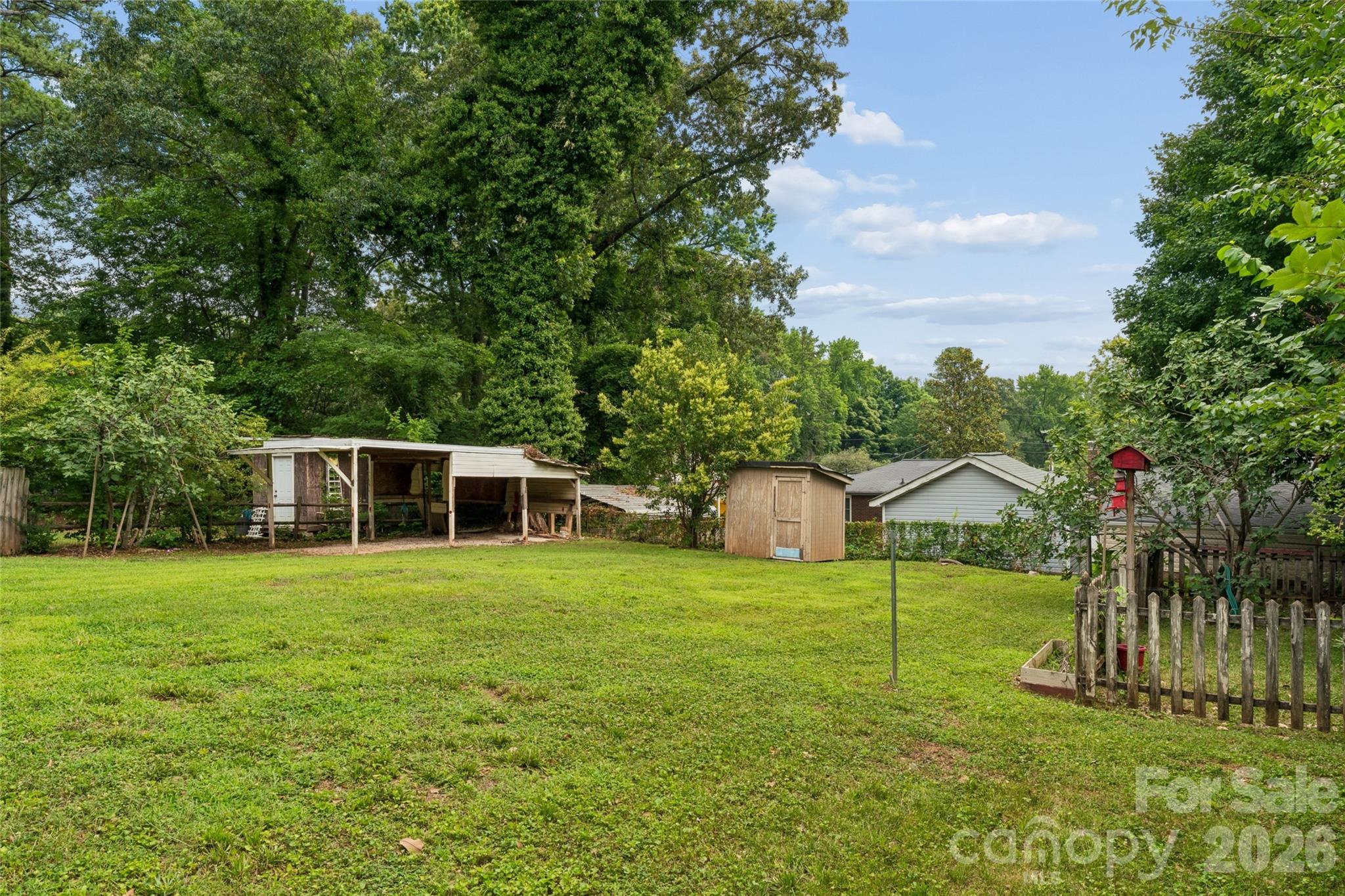 550 Englewood Street Property Photo 27
