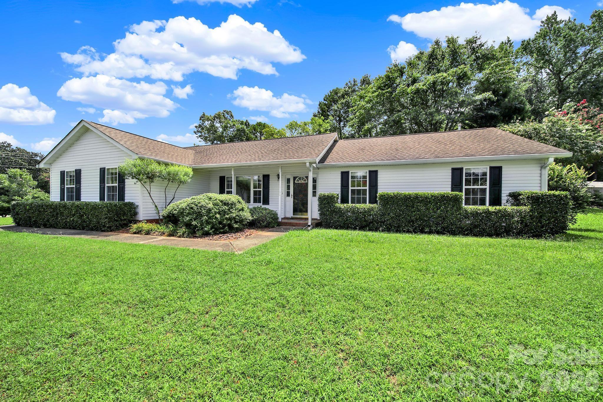 1805 Lillian Lane Property Photo 2