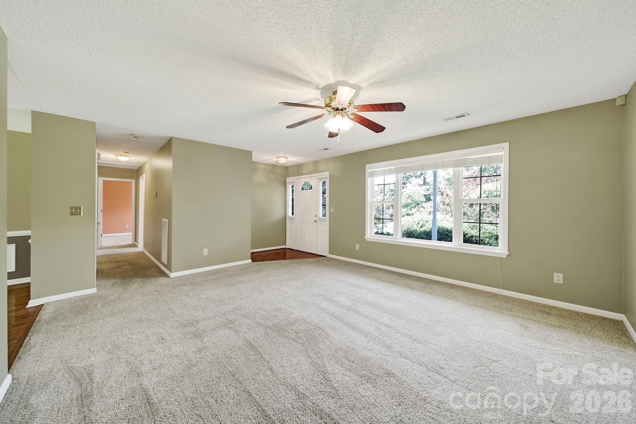 1805 Lillian Lane Property Photo 4