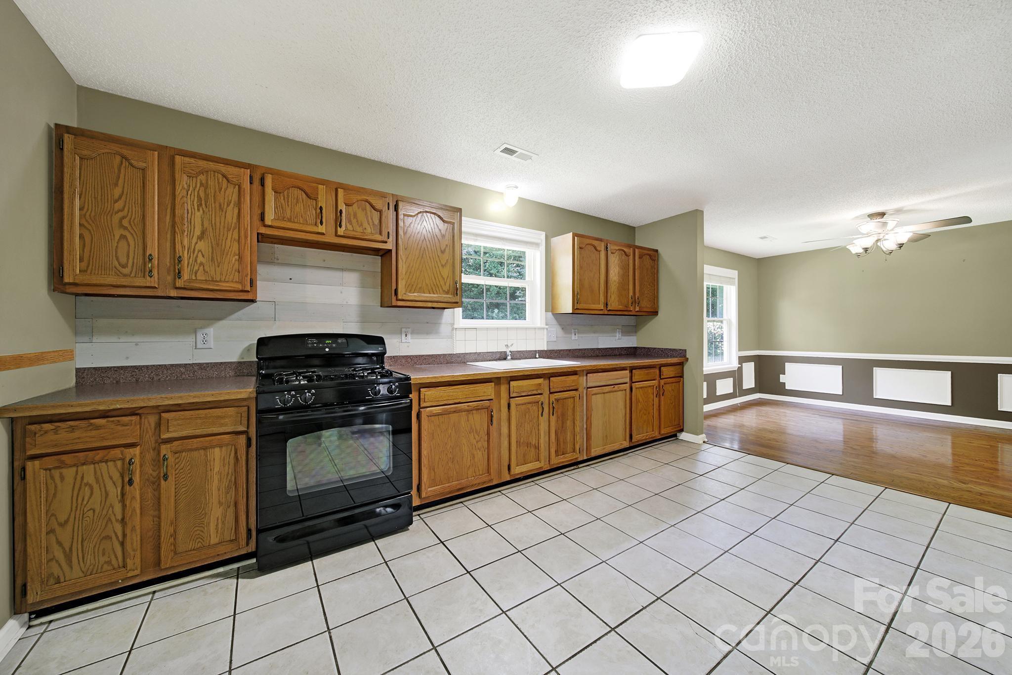 1805 Lillian Lane Property Photo 9