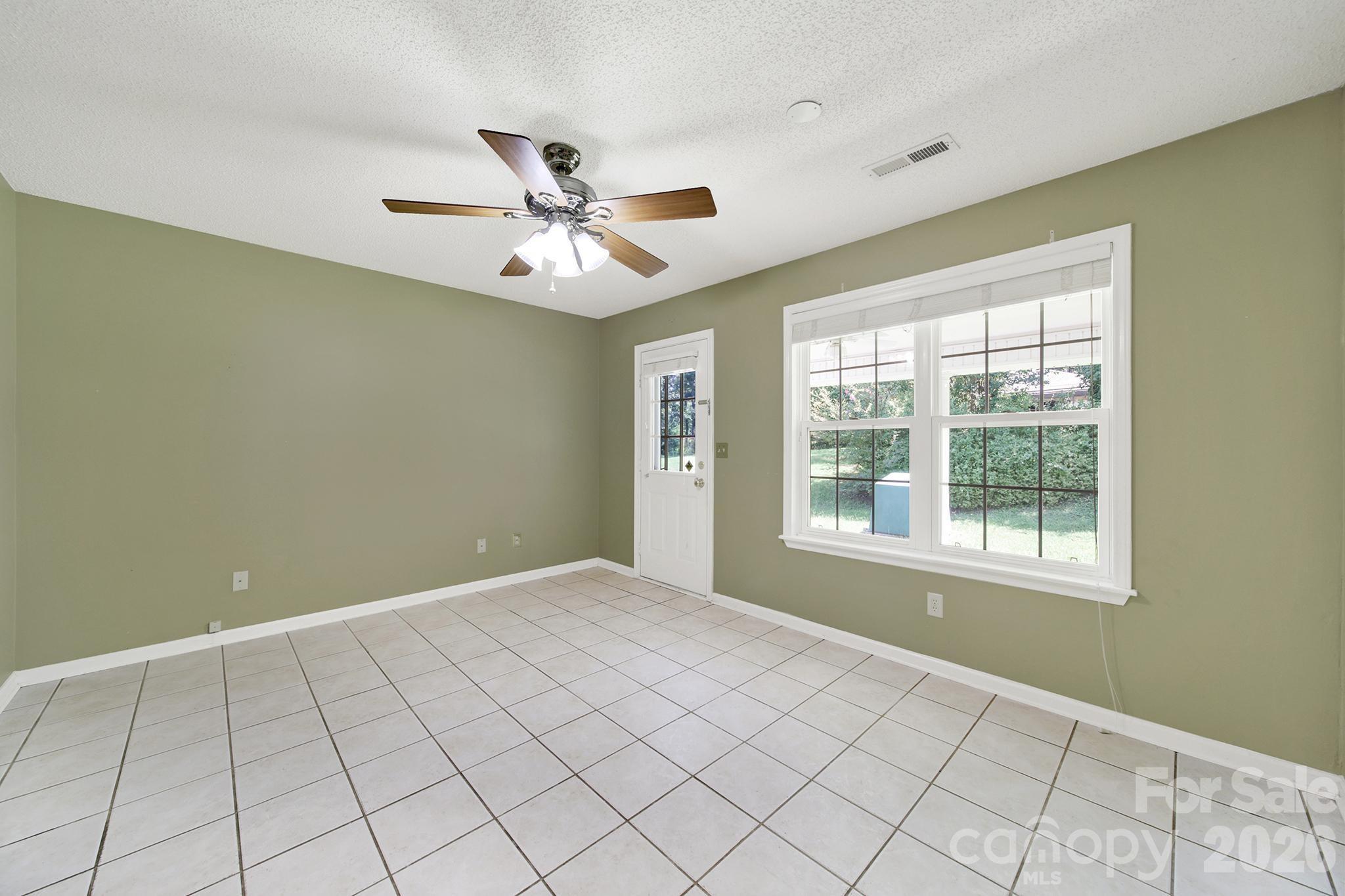 1805 Lillian Lane Property Photo 12