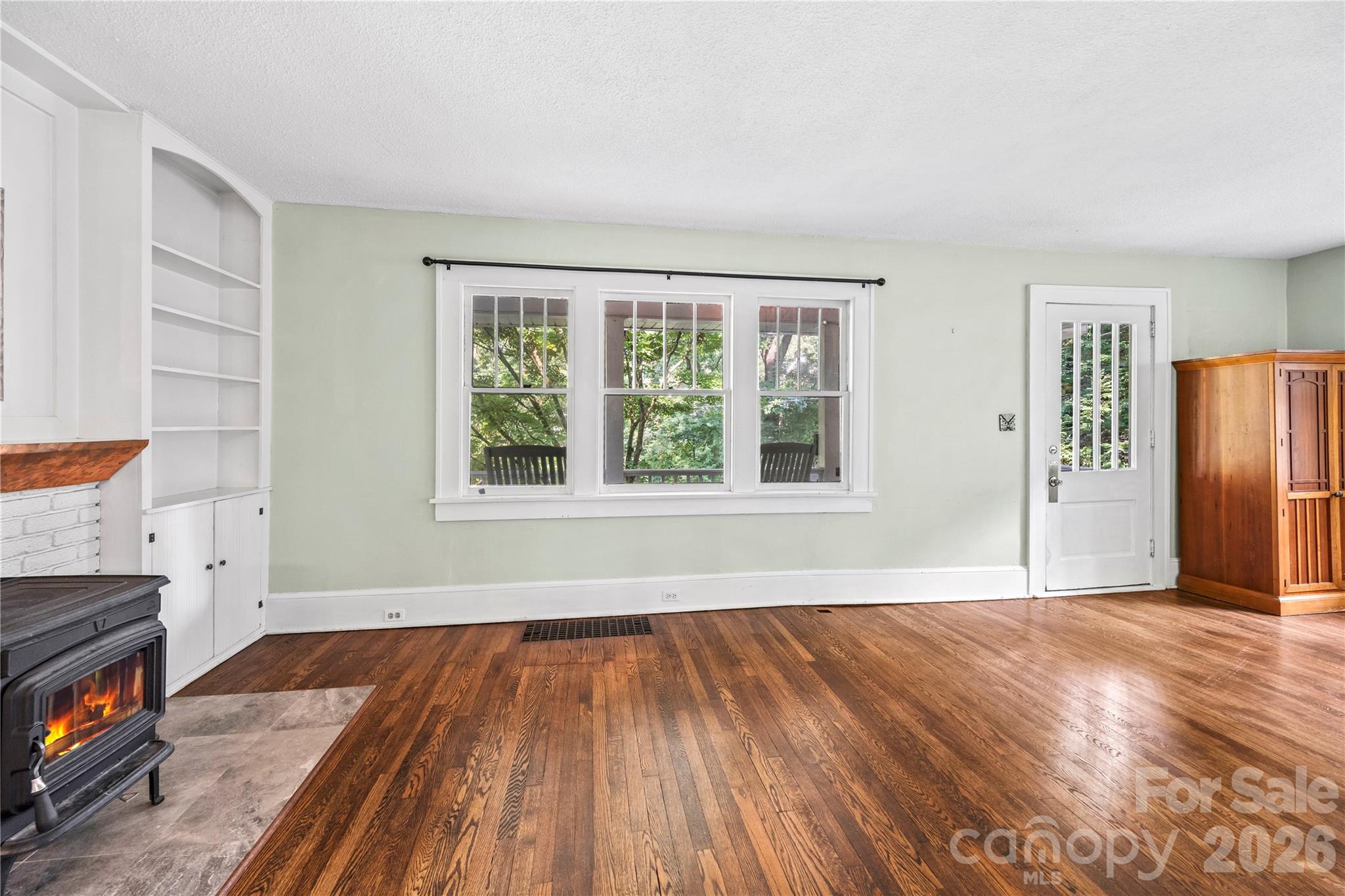 18 Westover Drive Property Photo 8