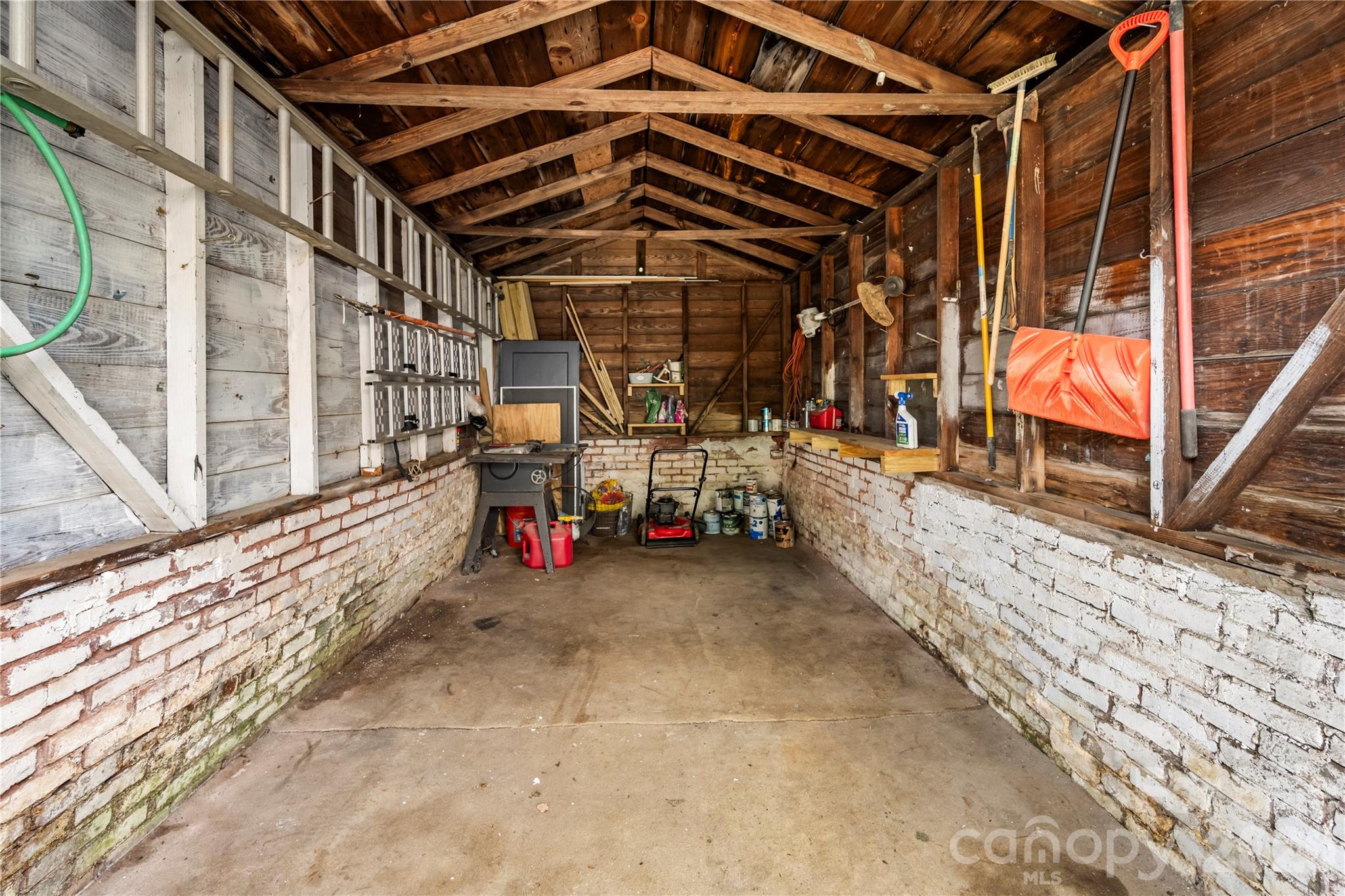 18 Westover Drive Property Photo 29