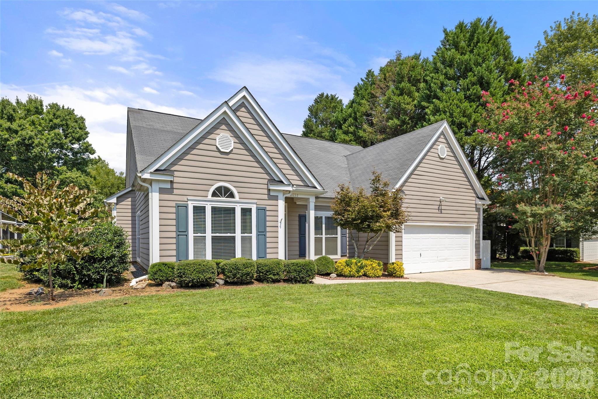 8632 Castlebay Drive Property Photo 4