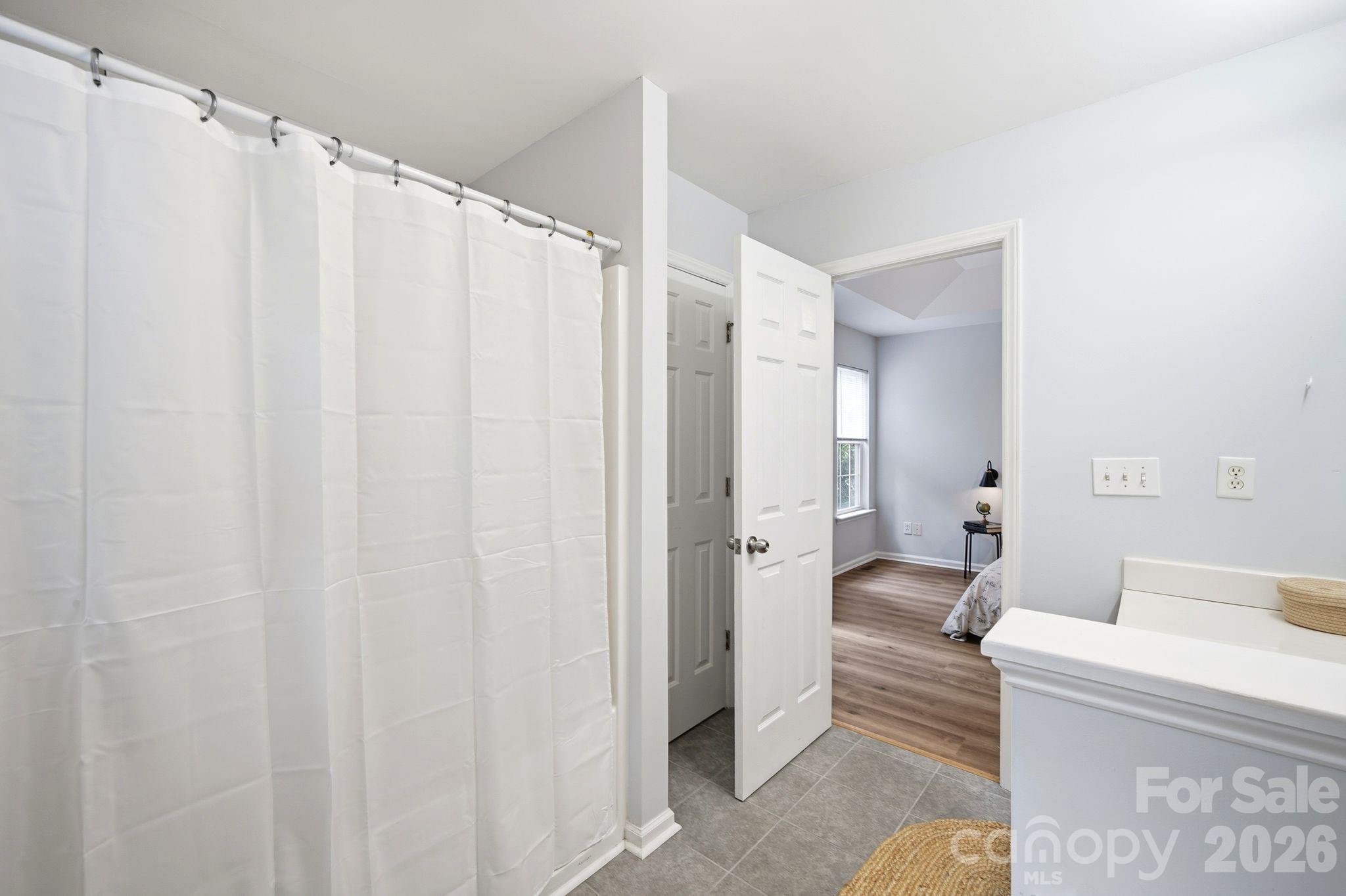 1008 Raywood Court Property Photo 28