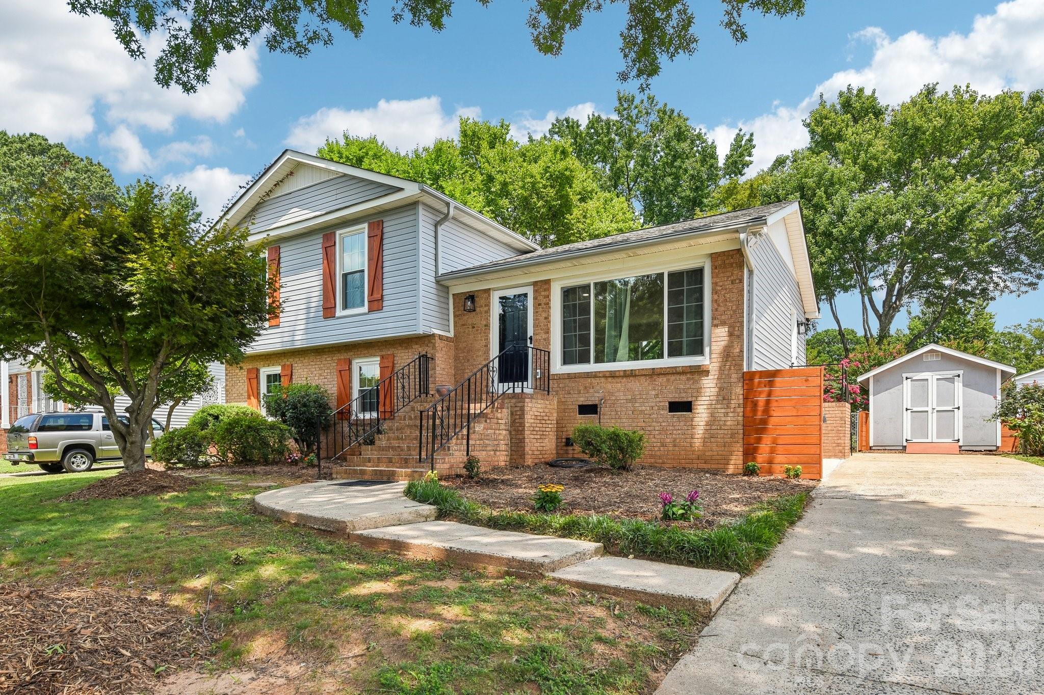 318 Red Roan Place Property Photo 1