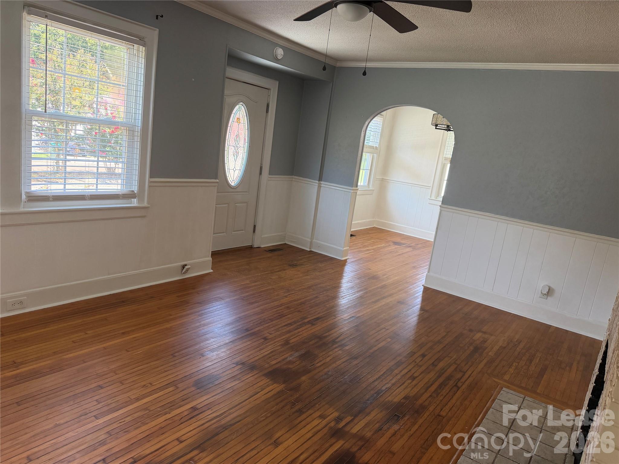512 W 8th Avenue Property Photo 4