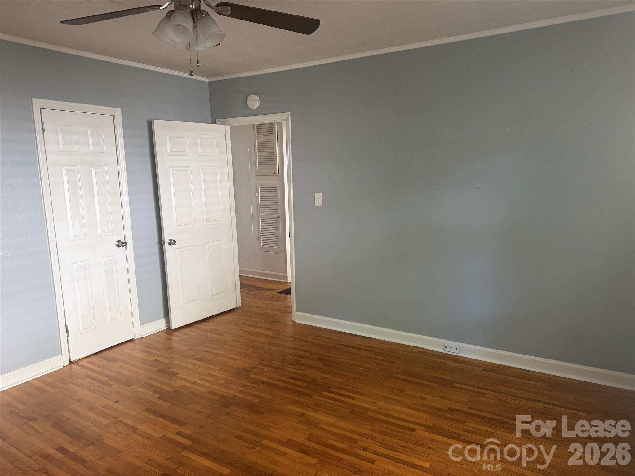 512 W 8th Avenue Property Photo 8