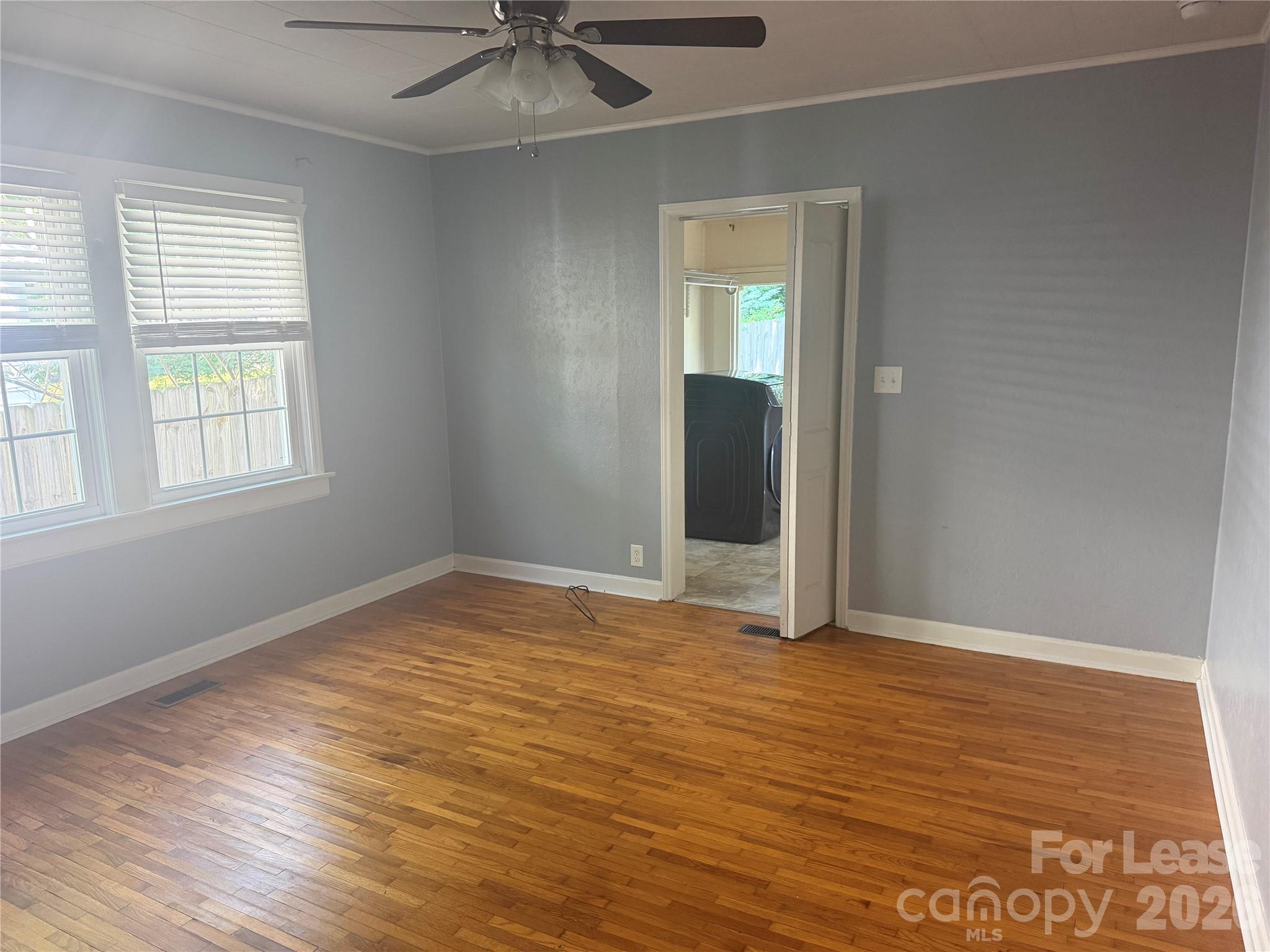 512 W 8th Avenue Property Photo 9
