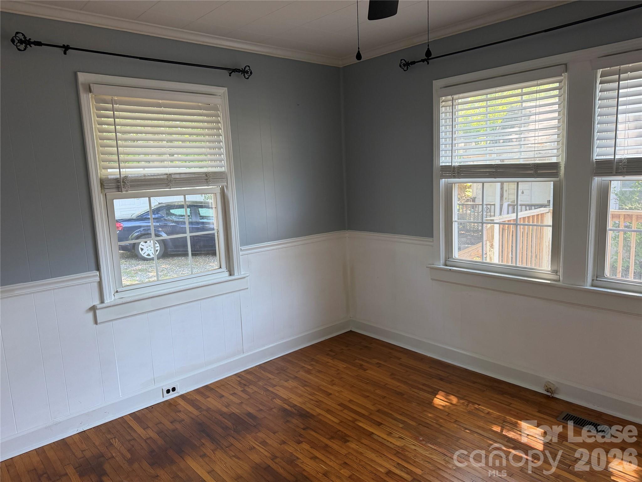 512 W 8th Avenue Property Photo 11
