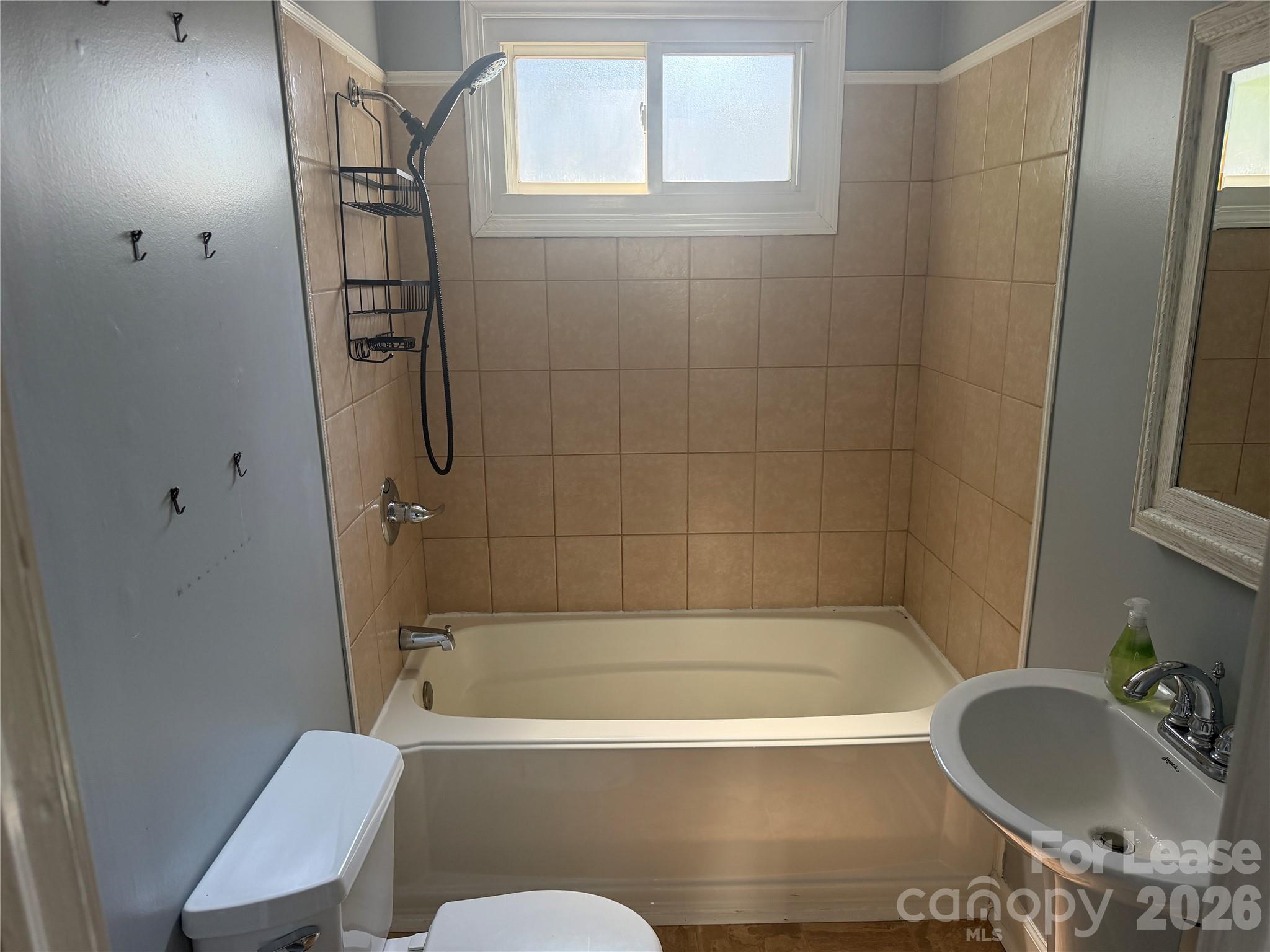 512 W 8th Avenue Property Photo 12