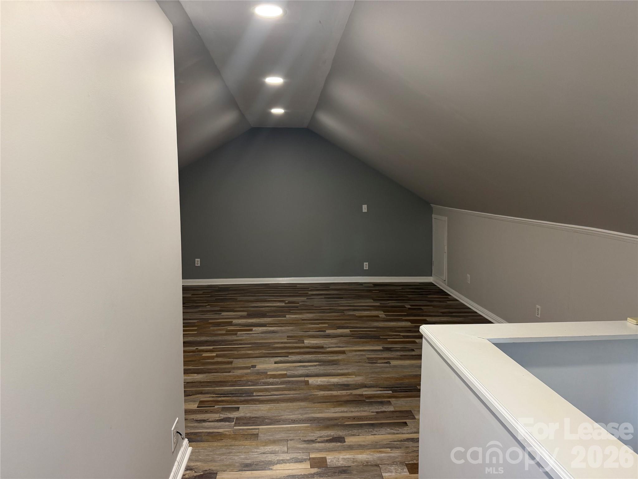 512 W 8th Avenue Property Photo 13