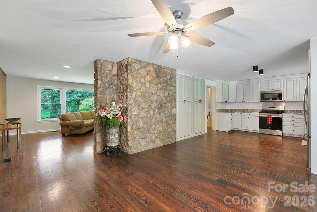 100 Ashton Lane Property Photo 10