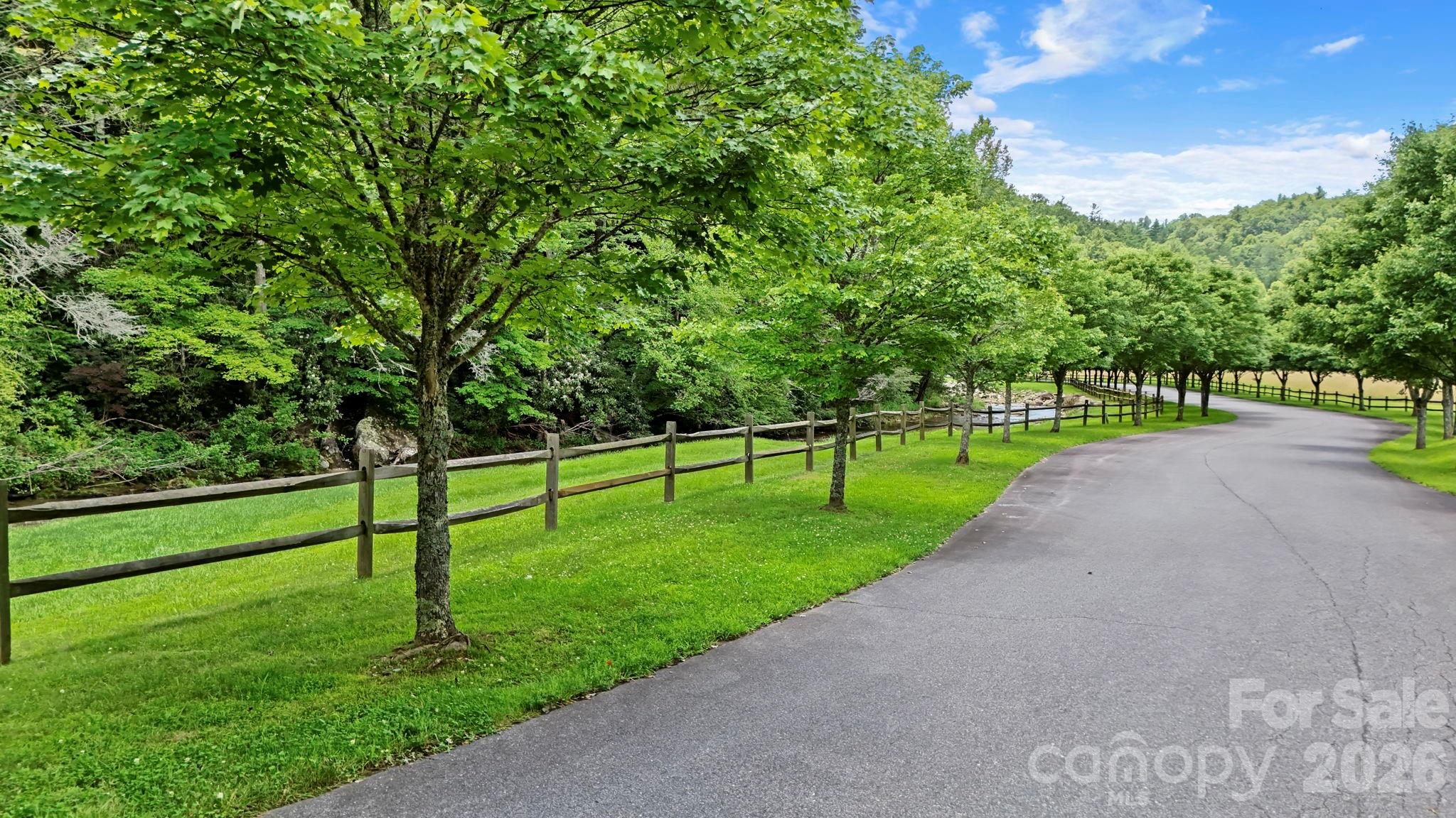 6740 Timber Rock Drive Property Photo 8