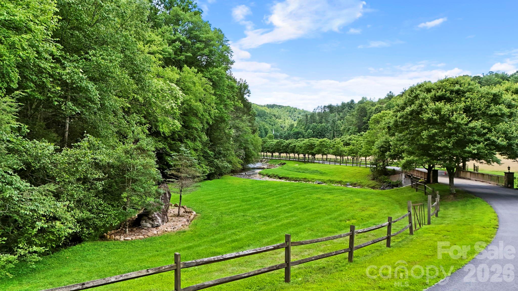 6740 Timber Rock Drive Property Photo 9