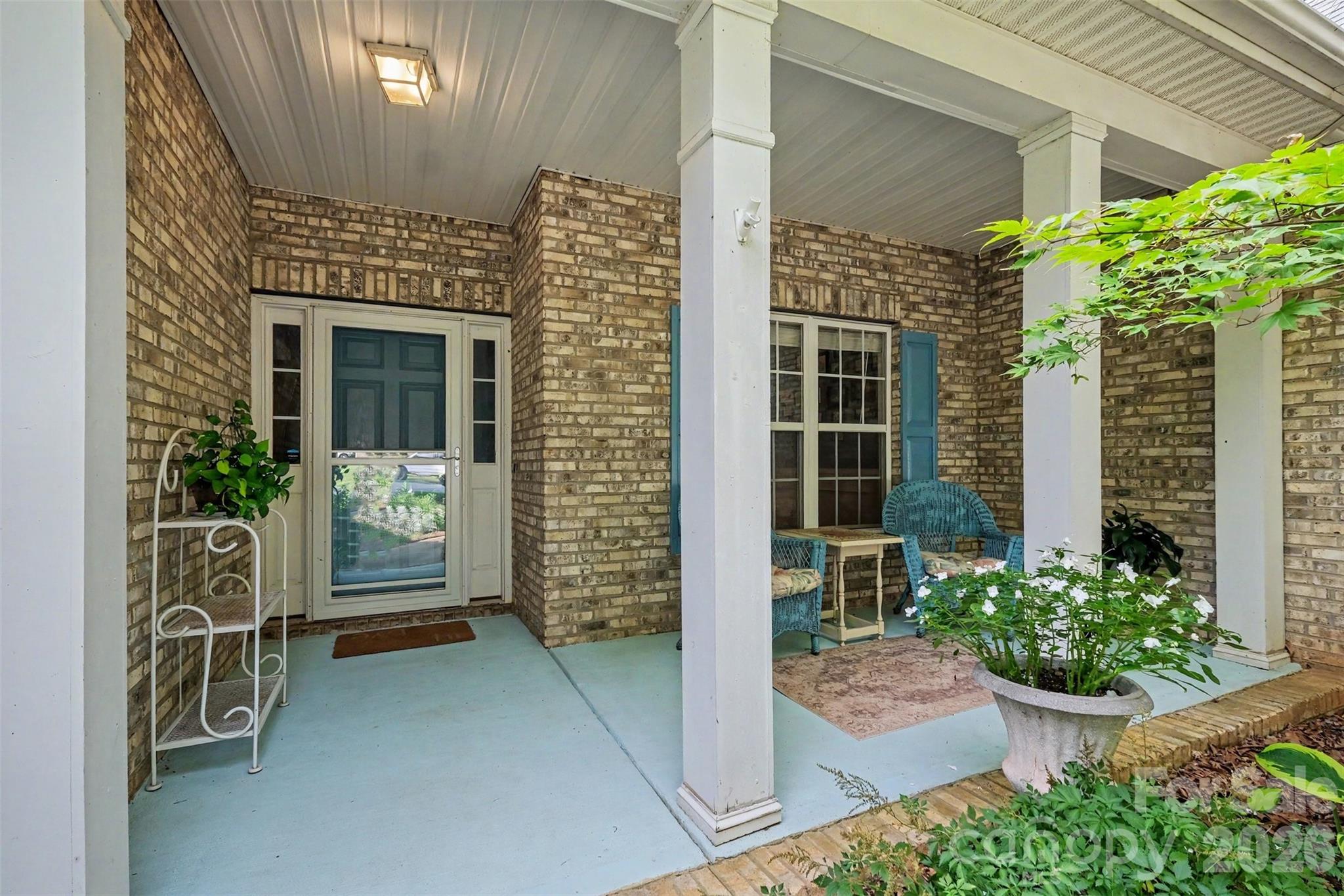 12034 Hampton Place Drive Property Photo 2