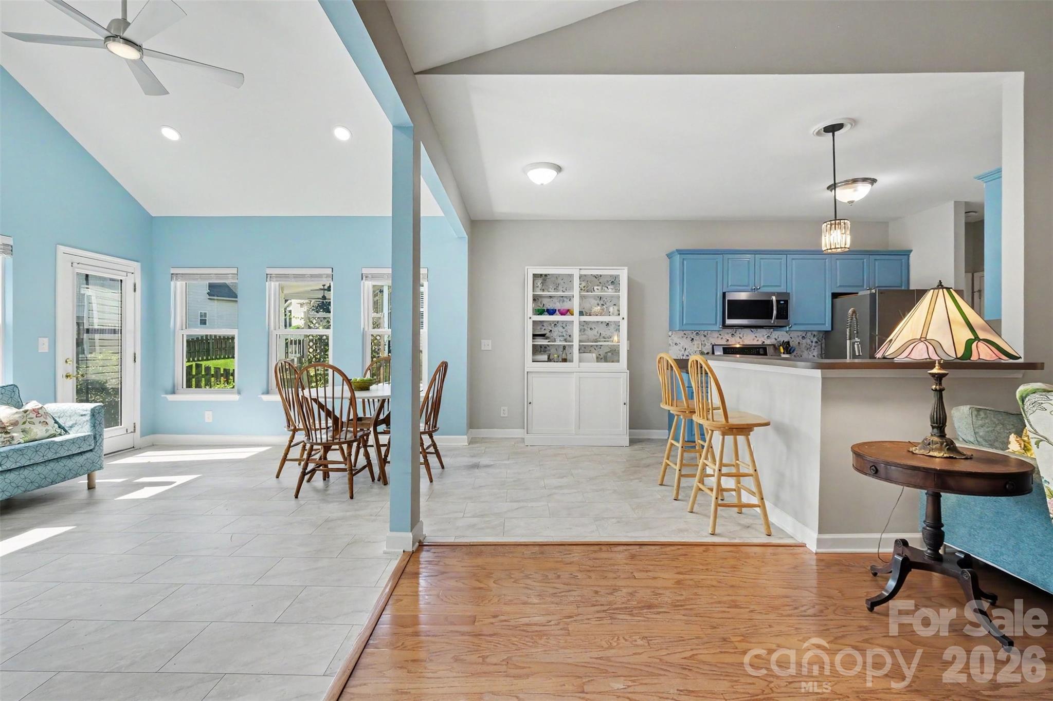 12034 Hampton Place Drive Property Photo 9