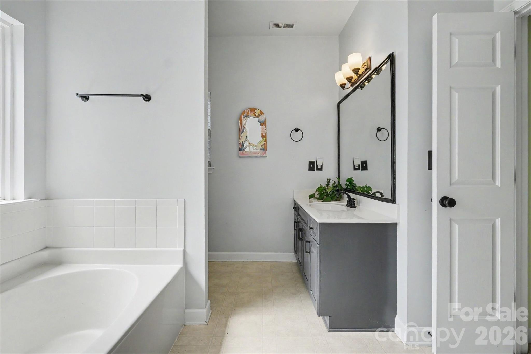 12034 Hampton Place Drive Property Photo 21