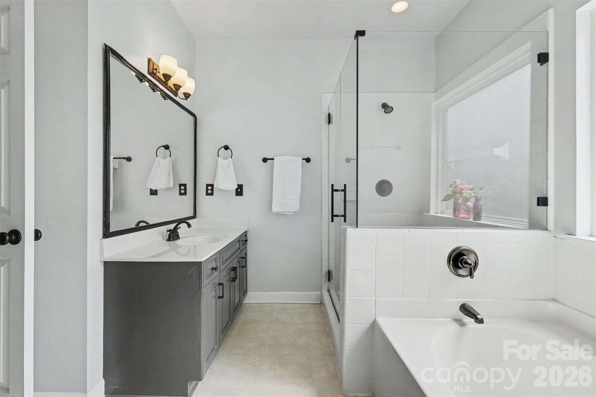 12034 Hampton Place Drive Property Photo 22