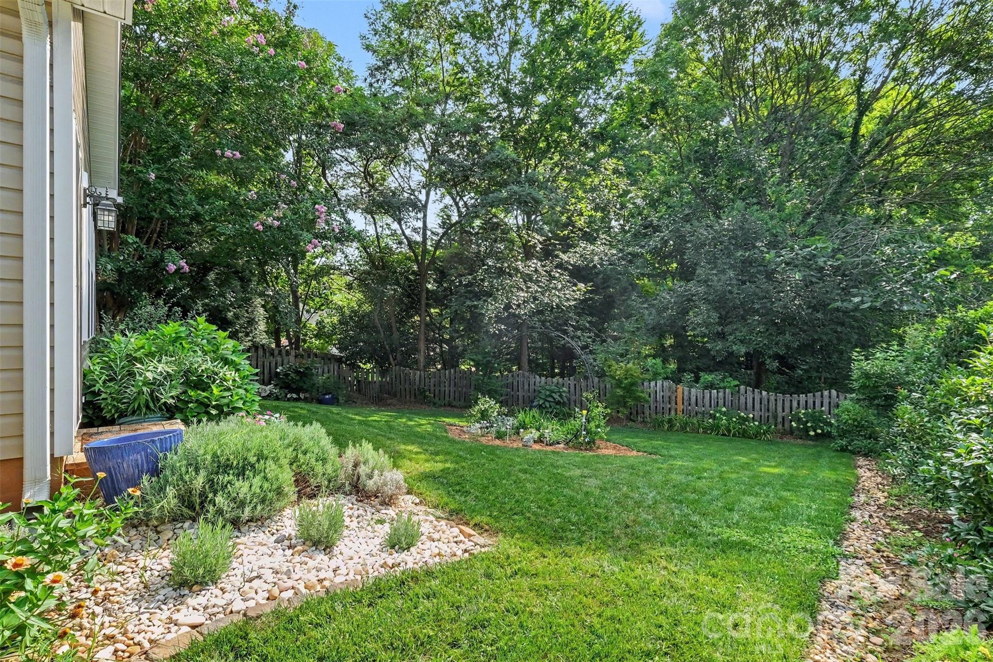 12034 Hampton Place Drive Property Photo 32