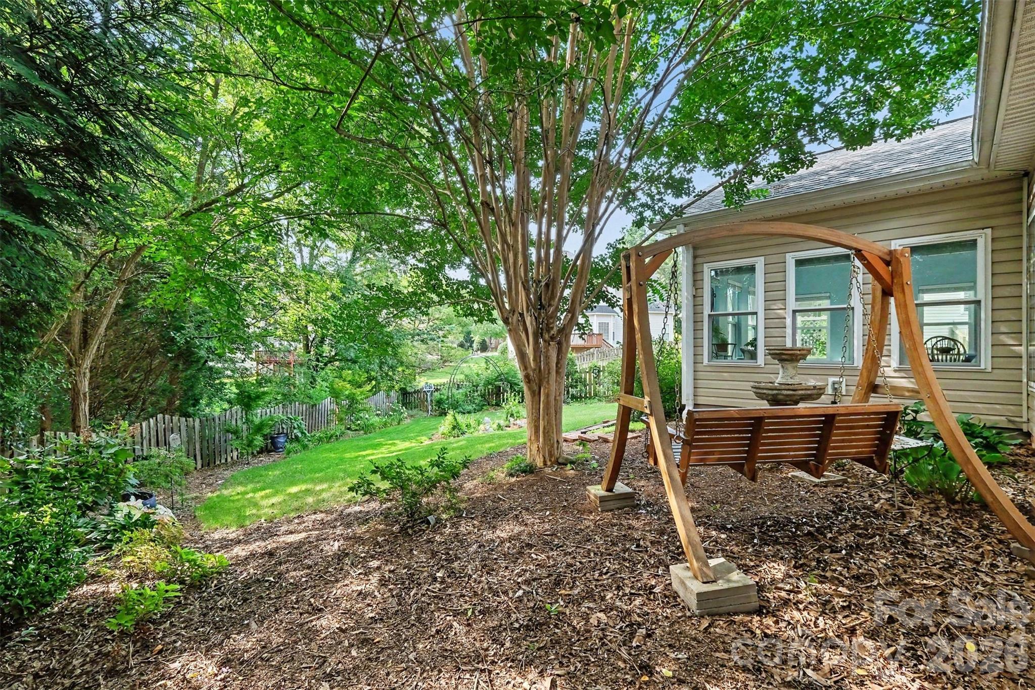 12034 Hampton Place Drive Property Photo 33