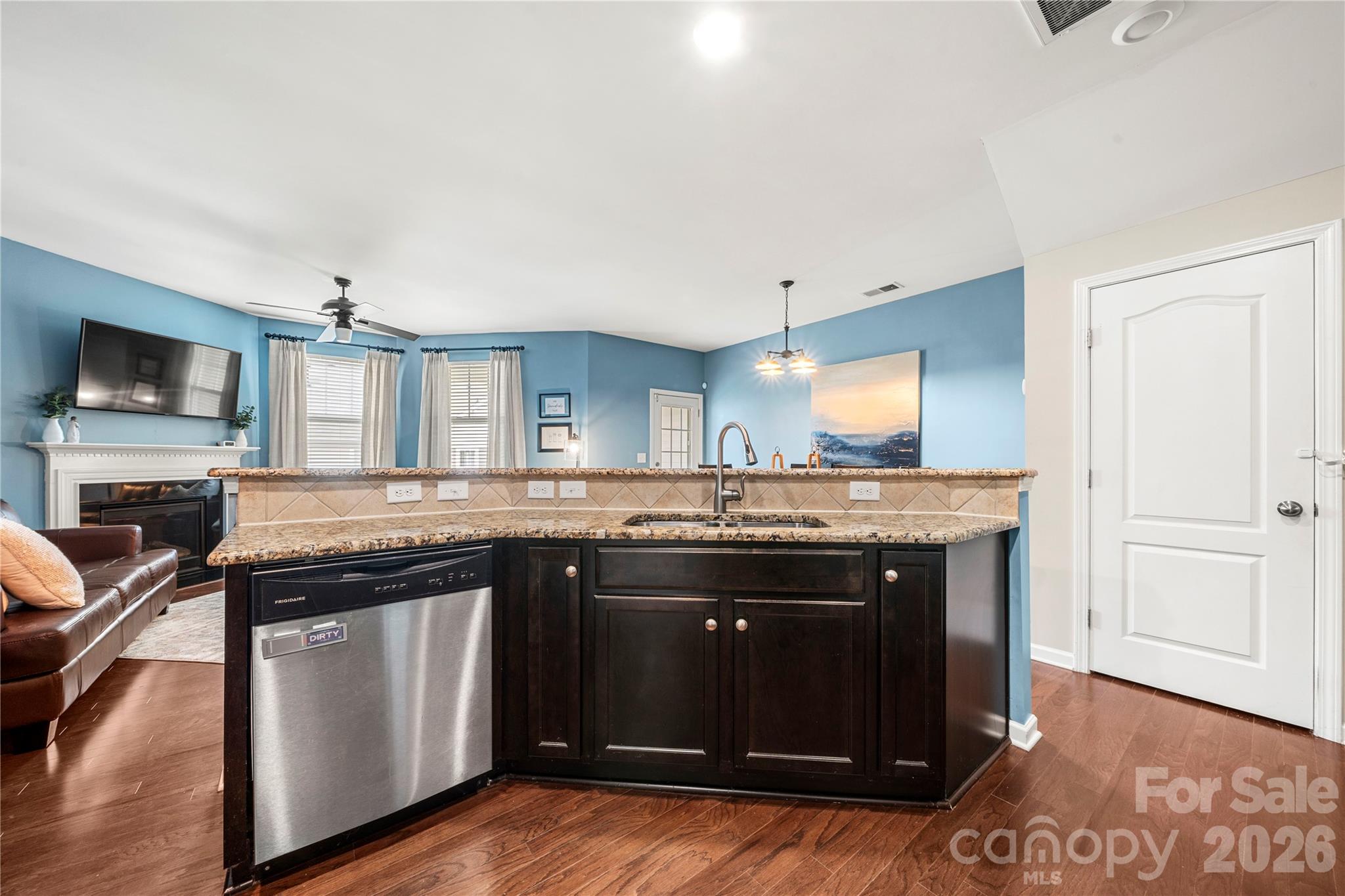 7206 Moultrie Way 33 Property Photo 4