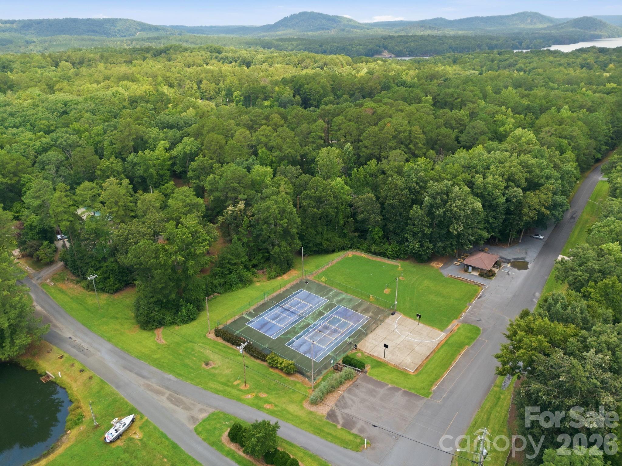 113 Hattaway Drive Property Photo 4
