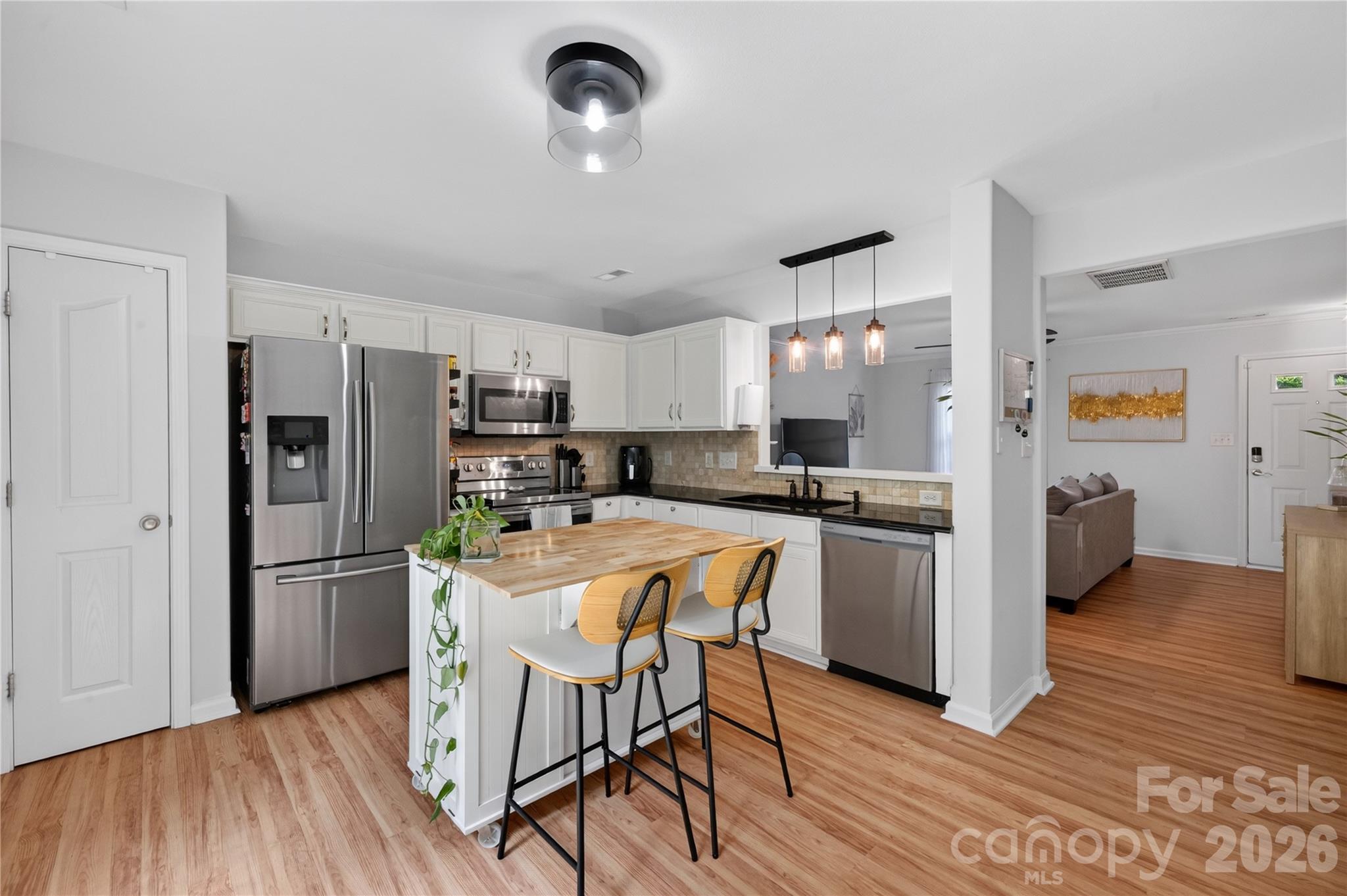 5313 Silabert Avenue Property Photo 8