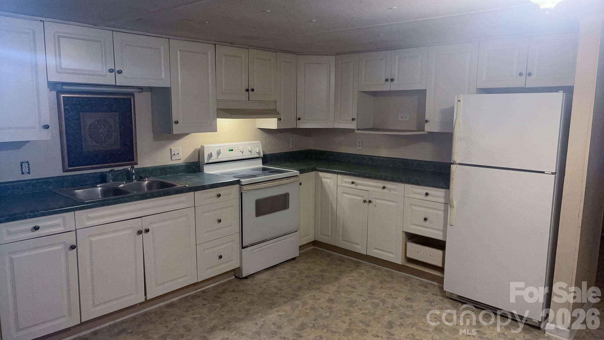 732 Sunset Lakes Boulevard Property Photo 13