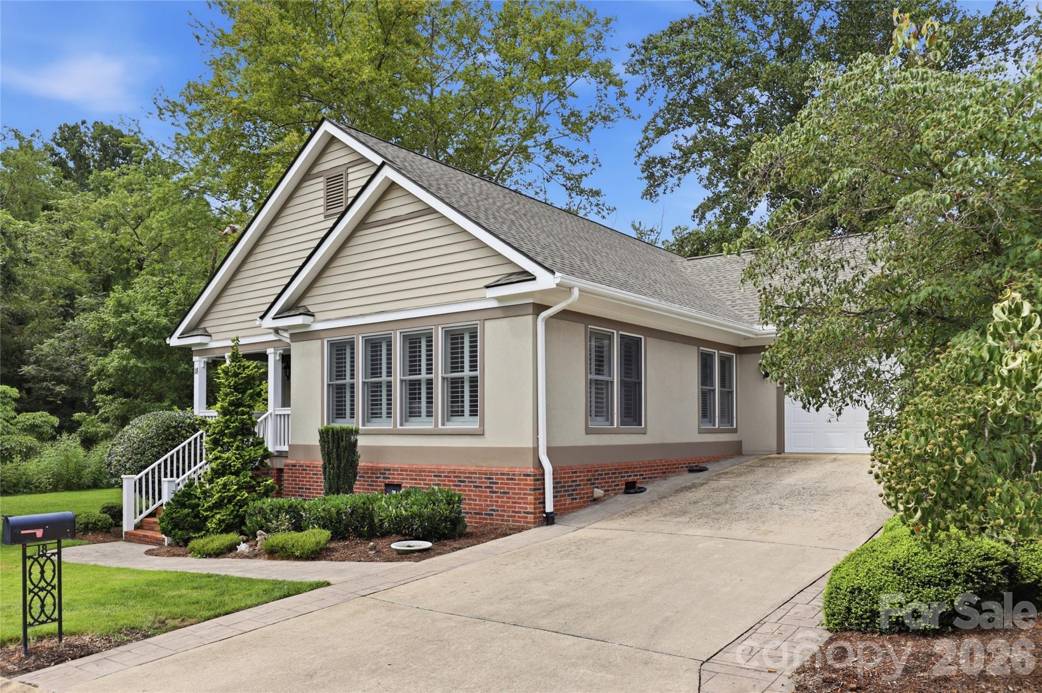 18 Creekside Way Property Photo 2
