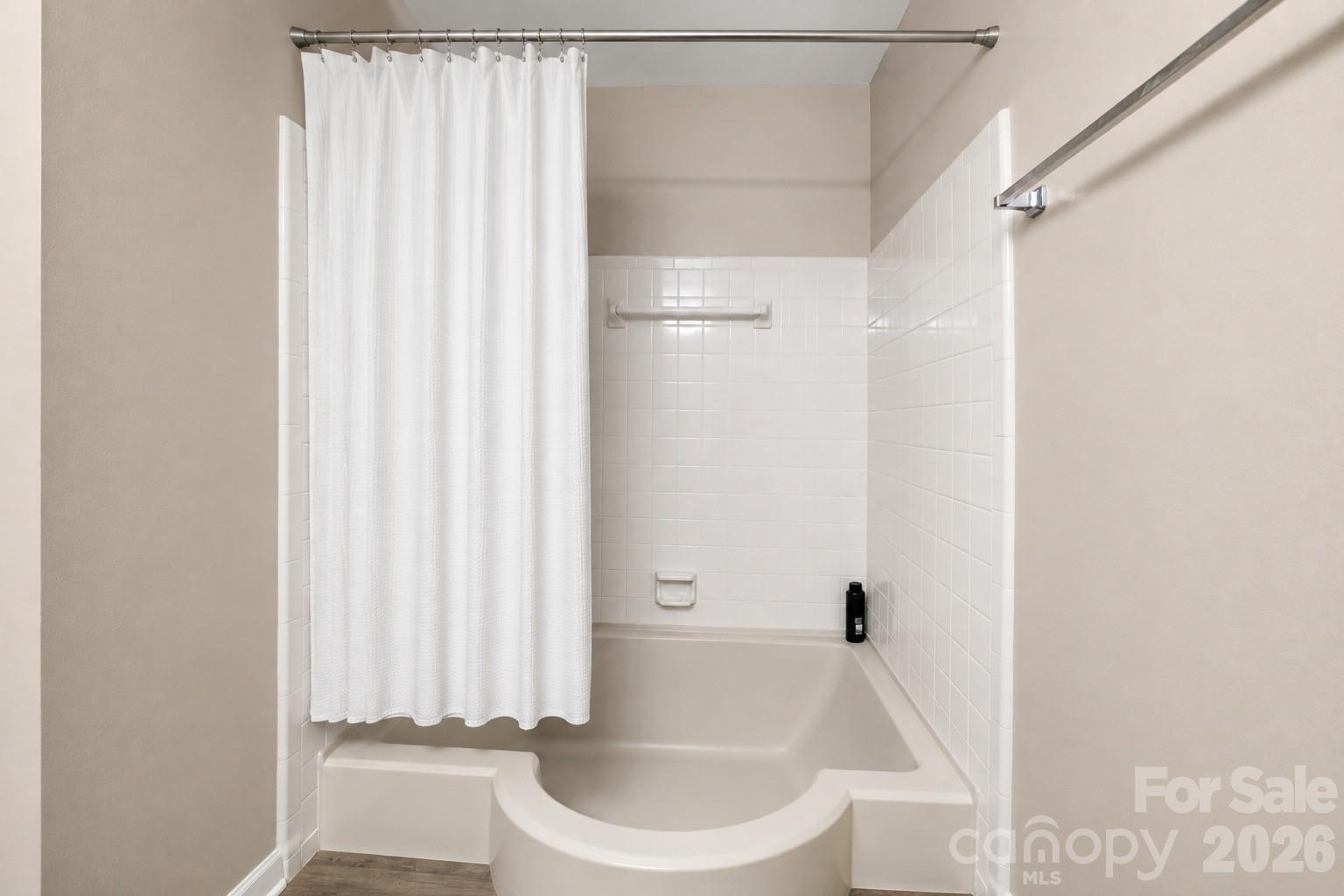 4902 Spring Lake Drive E Property Photo 13