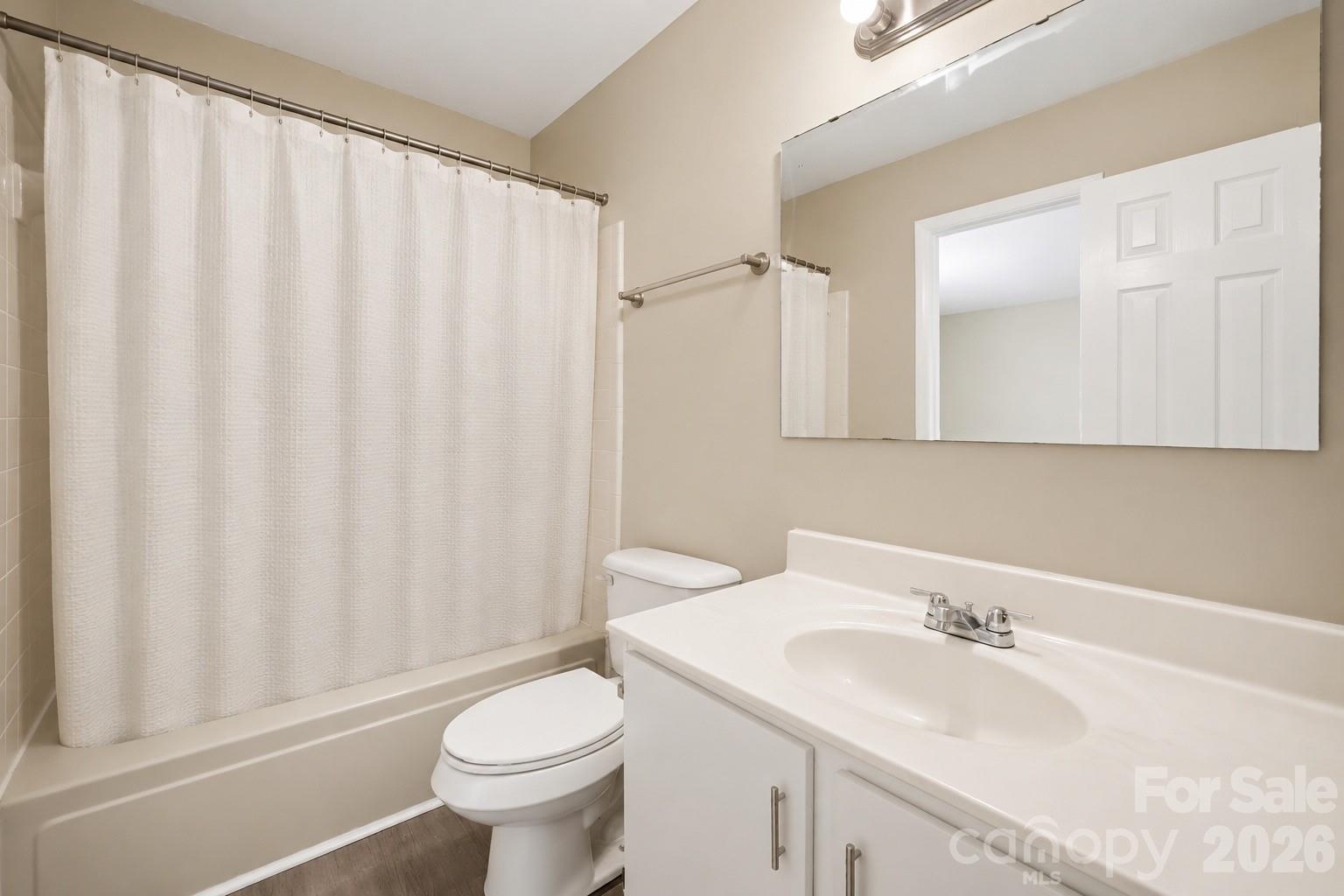 4902 Spring Lake Drive E Property Photo 15