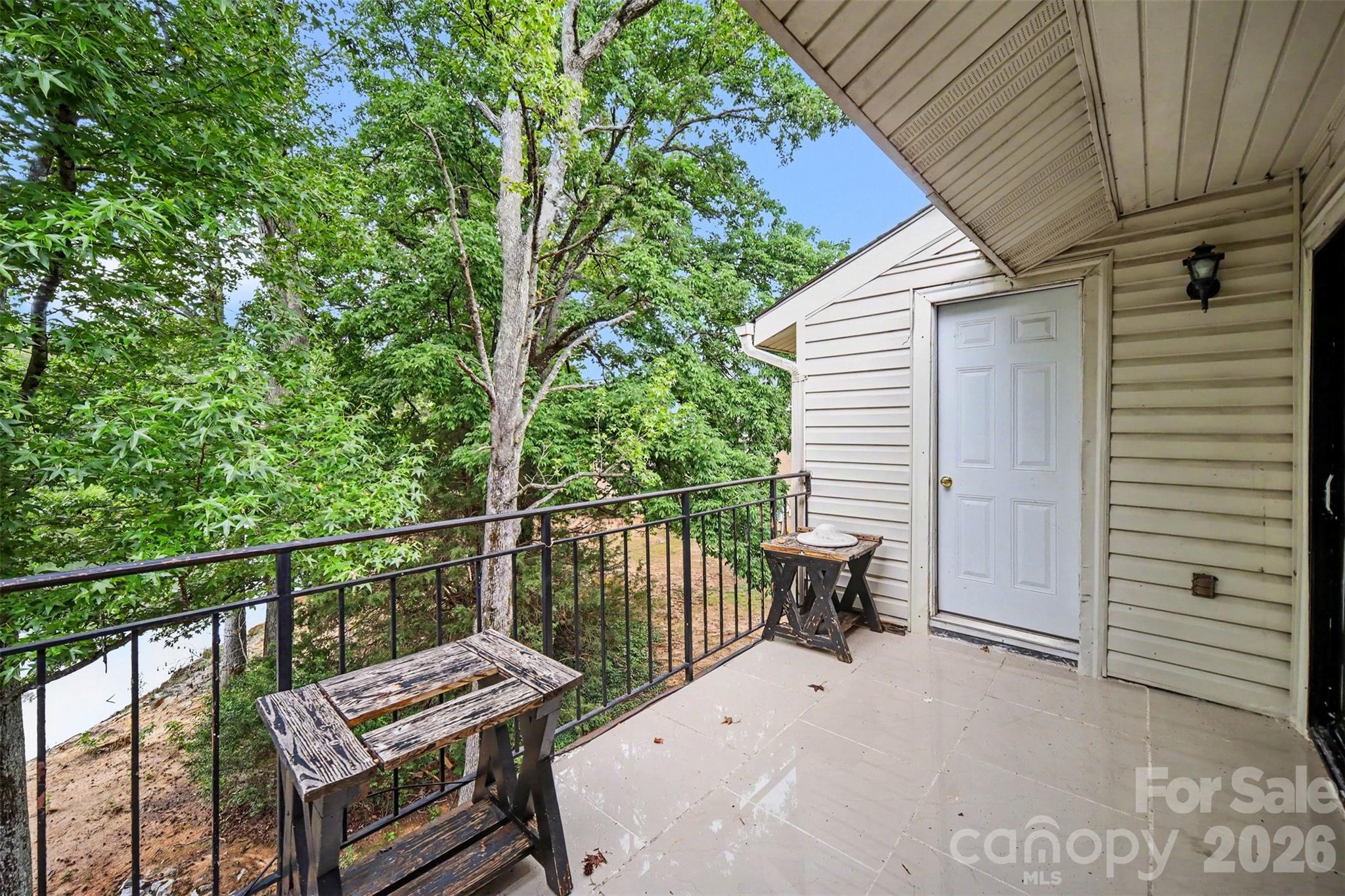 4902 Spring Lake Drive E Property Photo 17