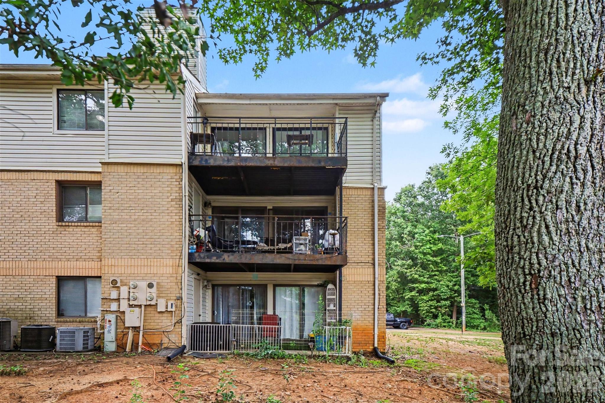 4902 Spring Lake Drive E Property Photo 21