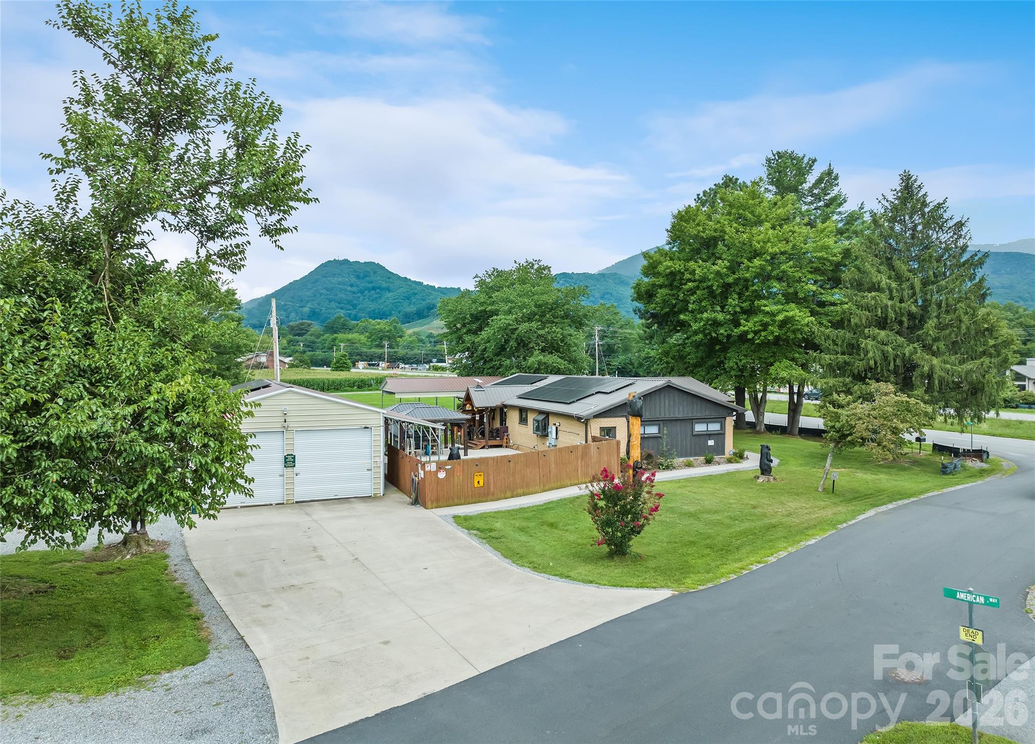 2906 Jonathan Creek Road Property Photo 6