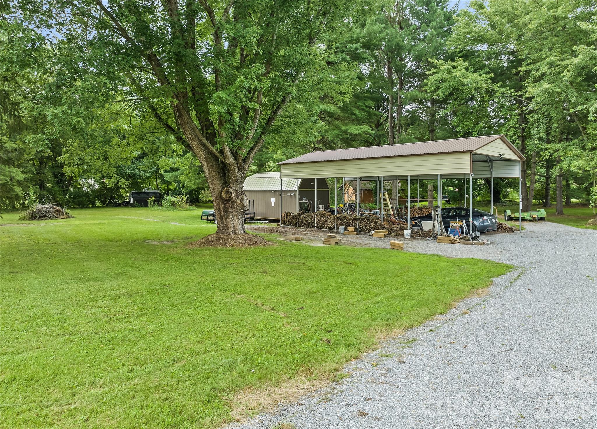 2906 Jonathan Creek Road Property Photo 8