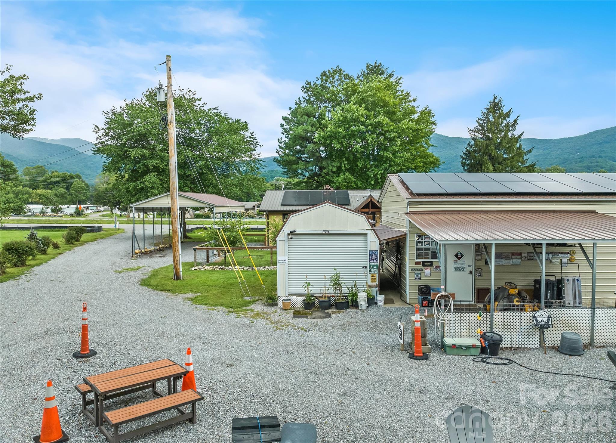 2906 Jonathan Creek Road Property Photo 11