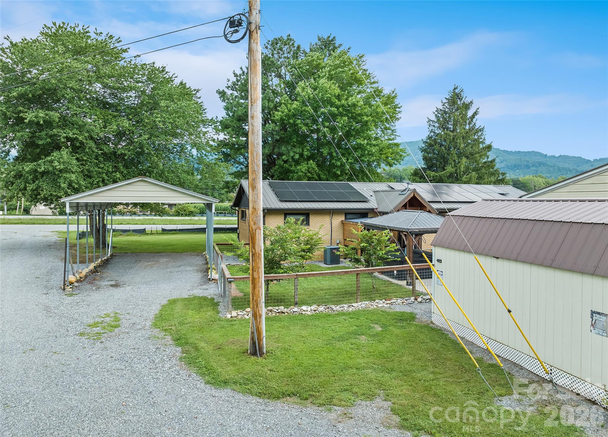 2906 Jonathan Creek Road Property Photo 13