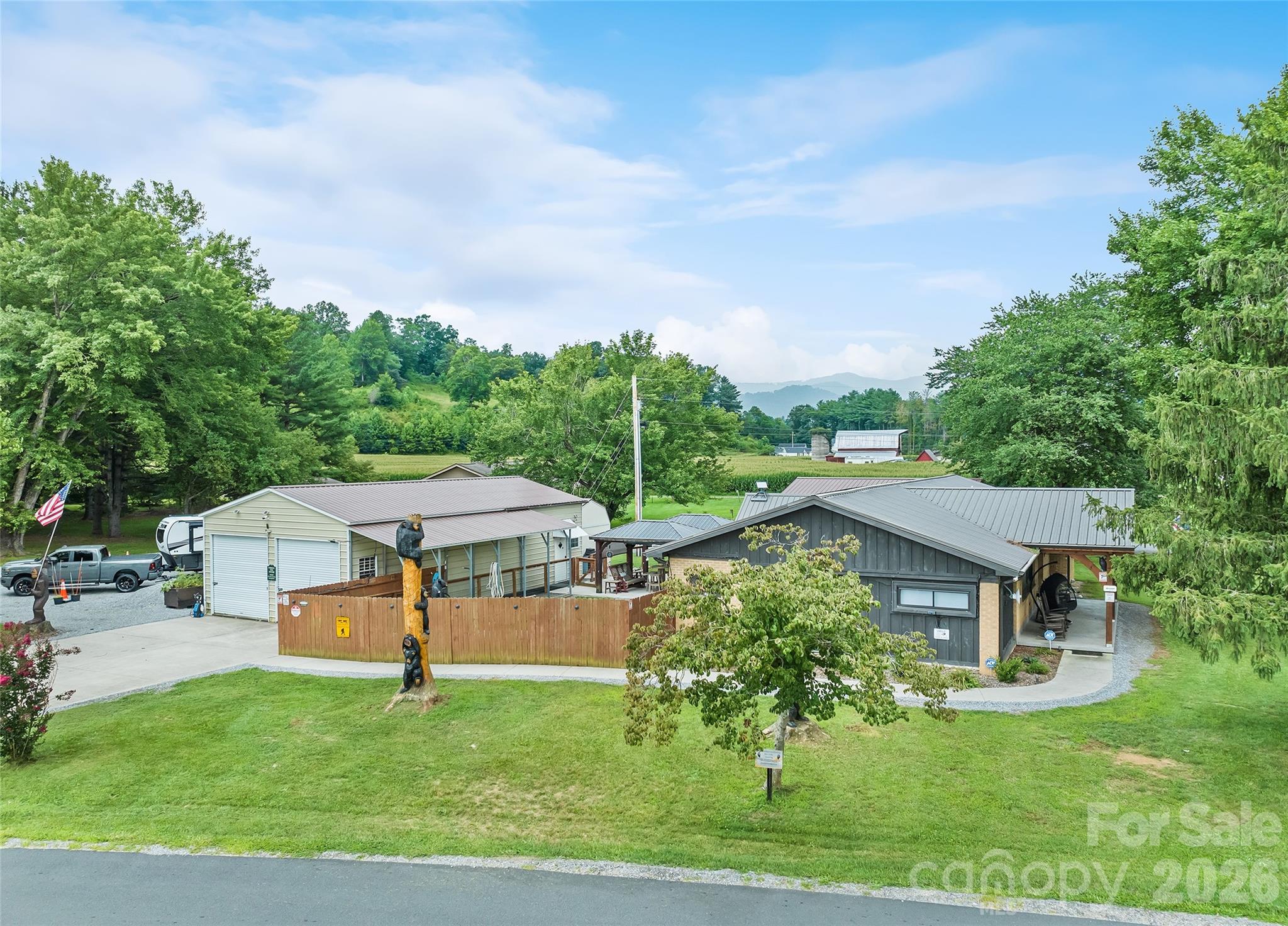 2906 Jonathan Creek Road Property Photo 14