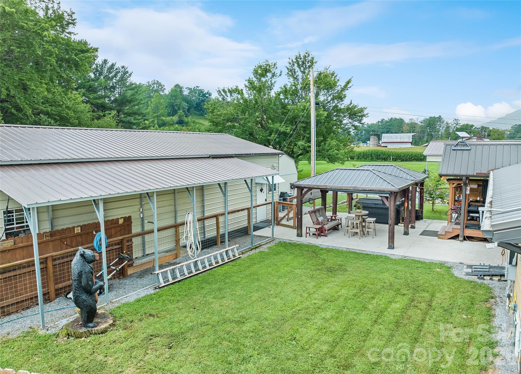 2906 Jonathan Creek Road Property Photo 15